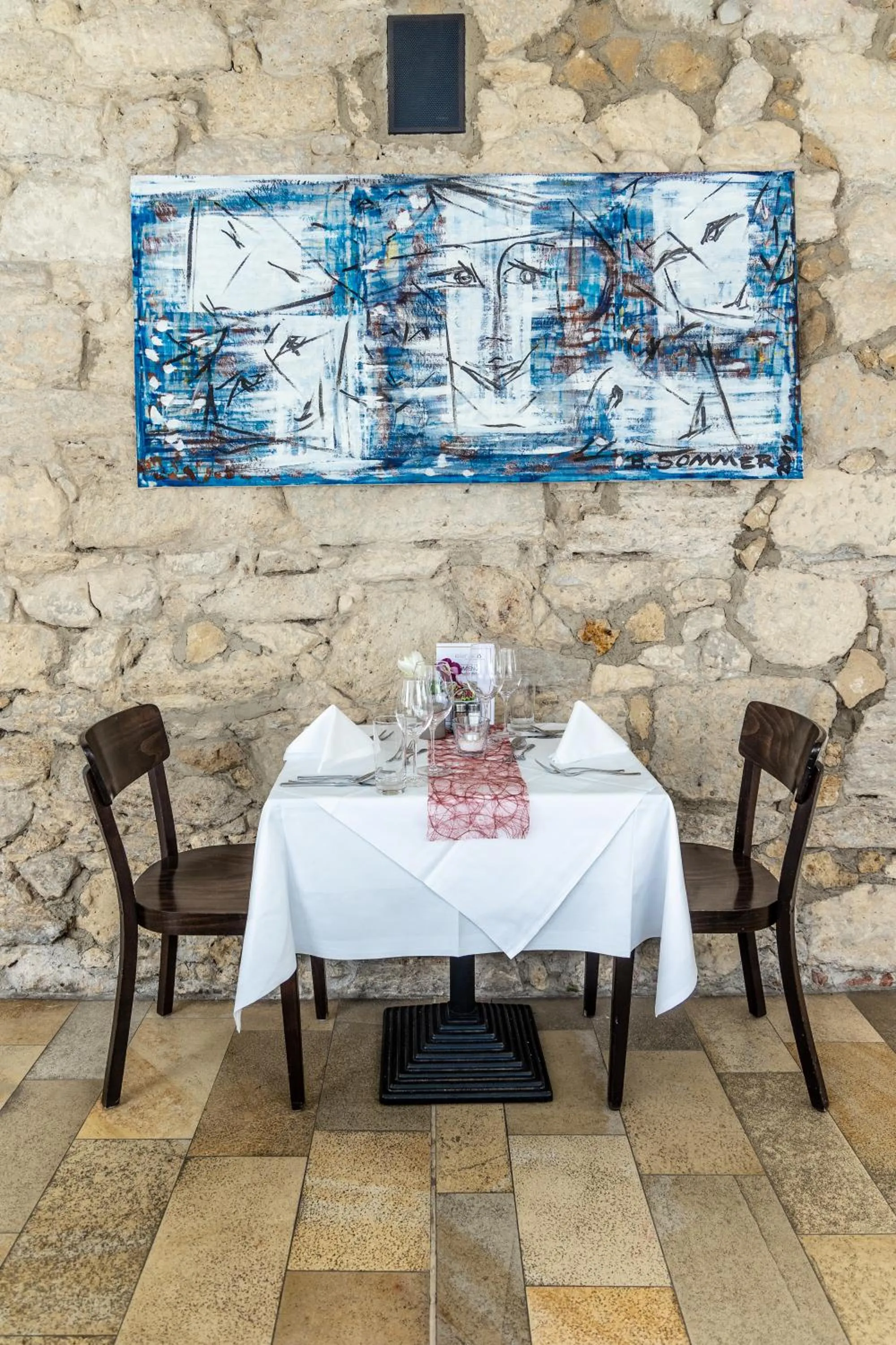 Restaurant/places to eat in Kaiser von Österreich, Historik- und Thermalhotel