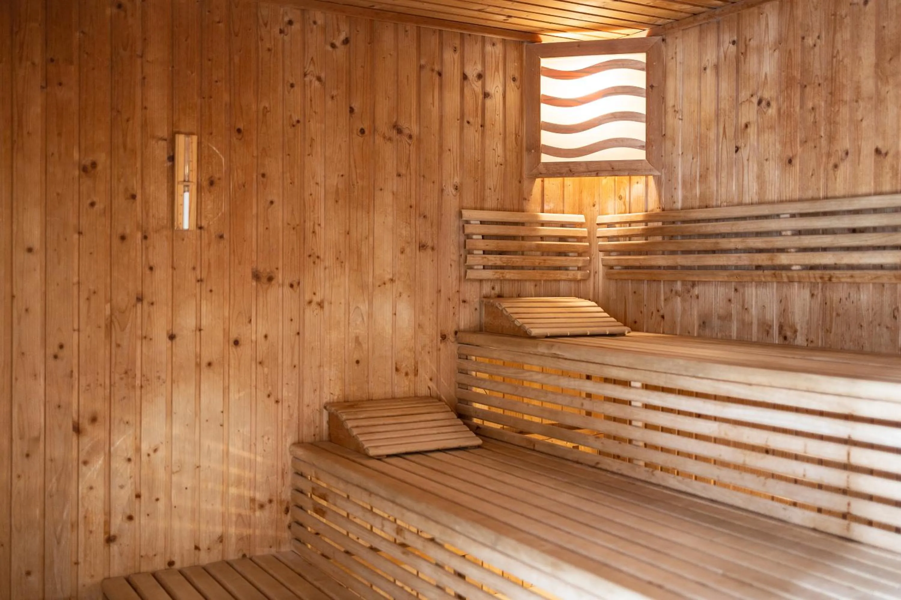 Swimming pool in Kaiser von Österreich, Historik- und Thermalhotel