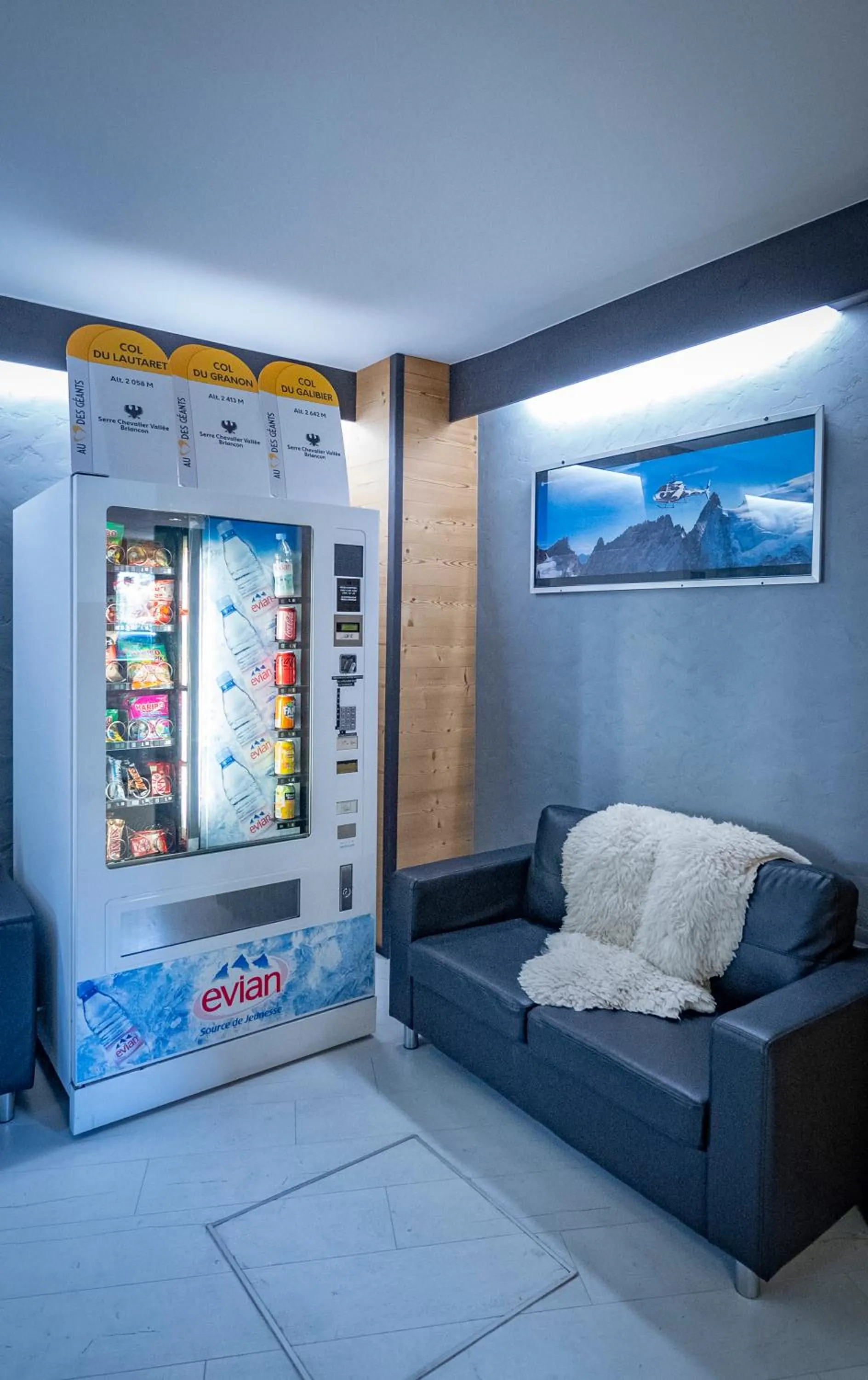 Lobby or reception in Hôtel Mont-Brison