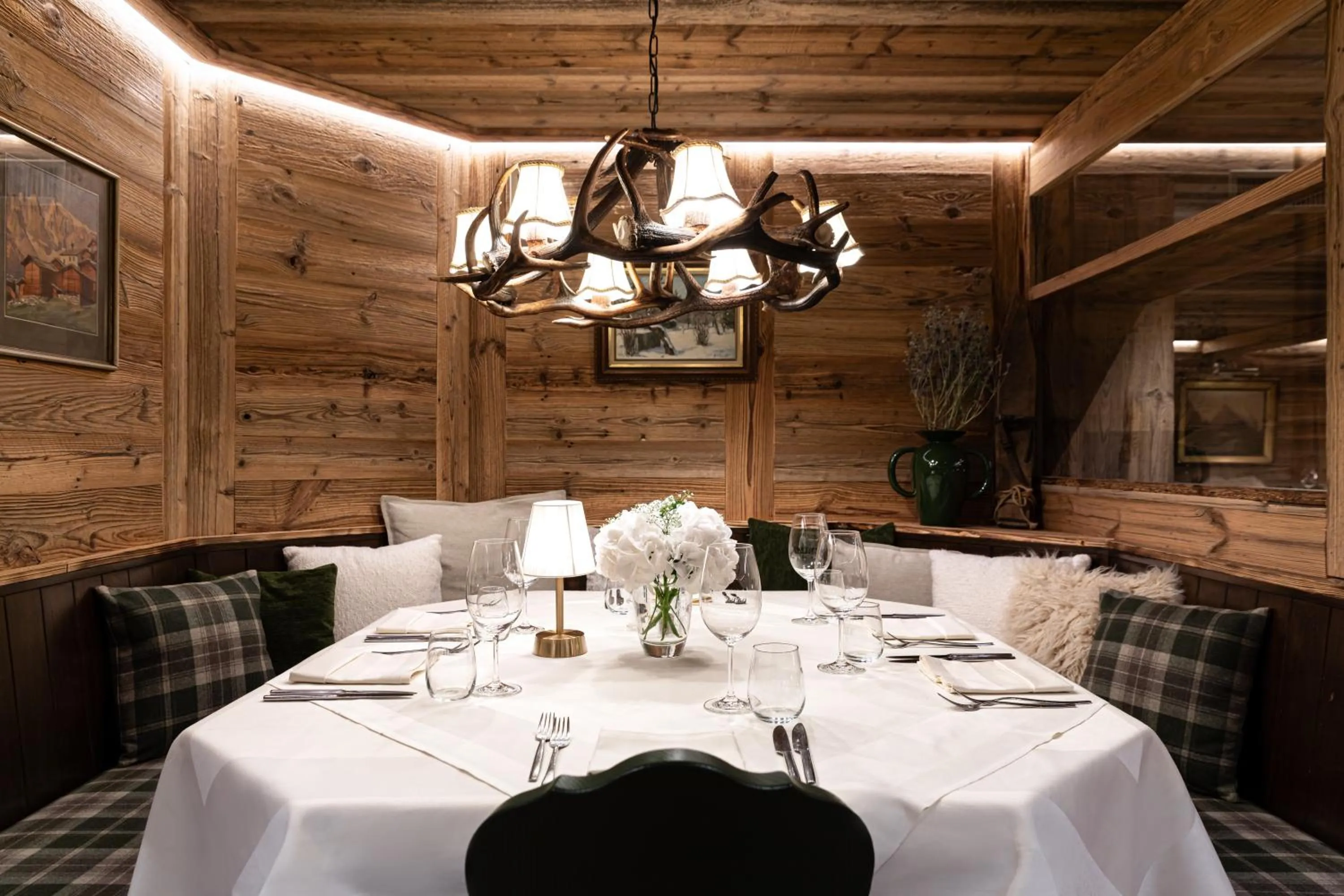 Restaurant/places to eat in Hotel Restaurant Waldhaus