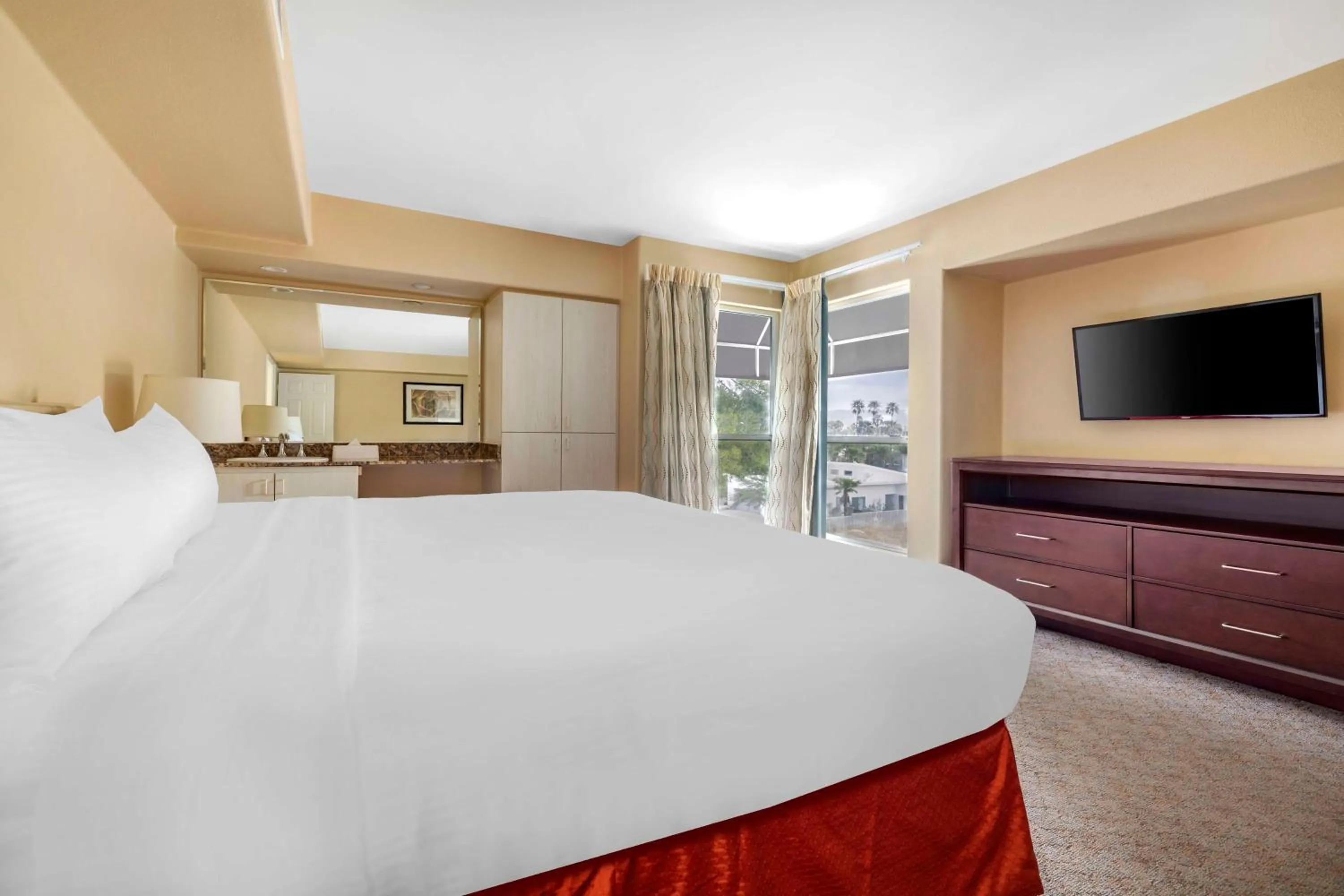 Bed in Hilton Vacation Club Palm Canyon Palm Springs