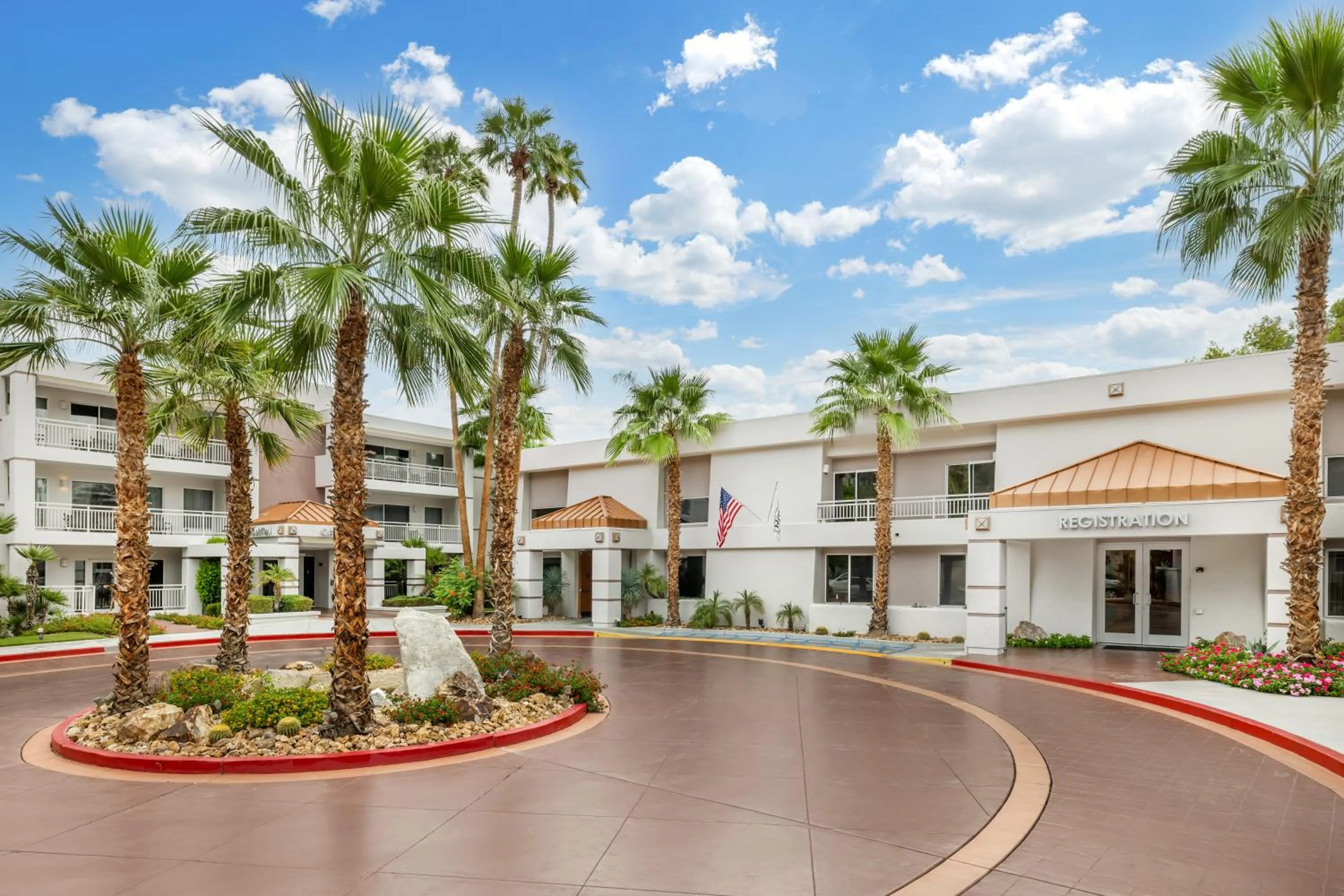Property building in Hilton Vacation Club Palm Canyon Palm Springs