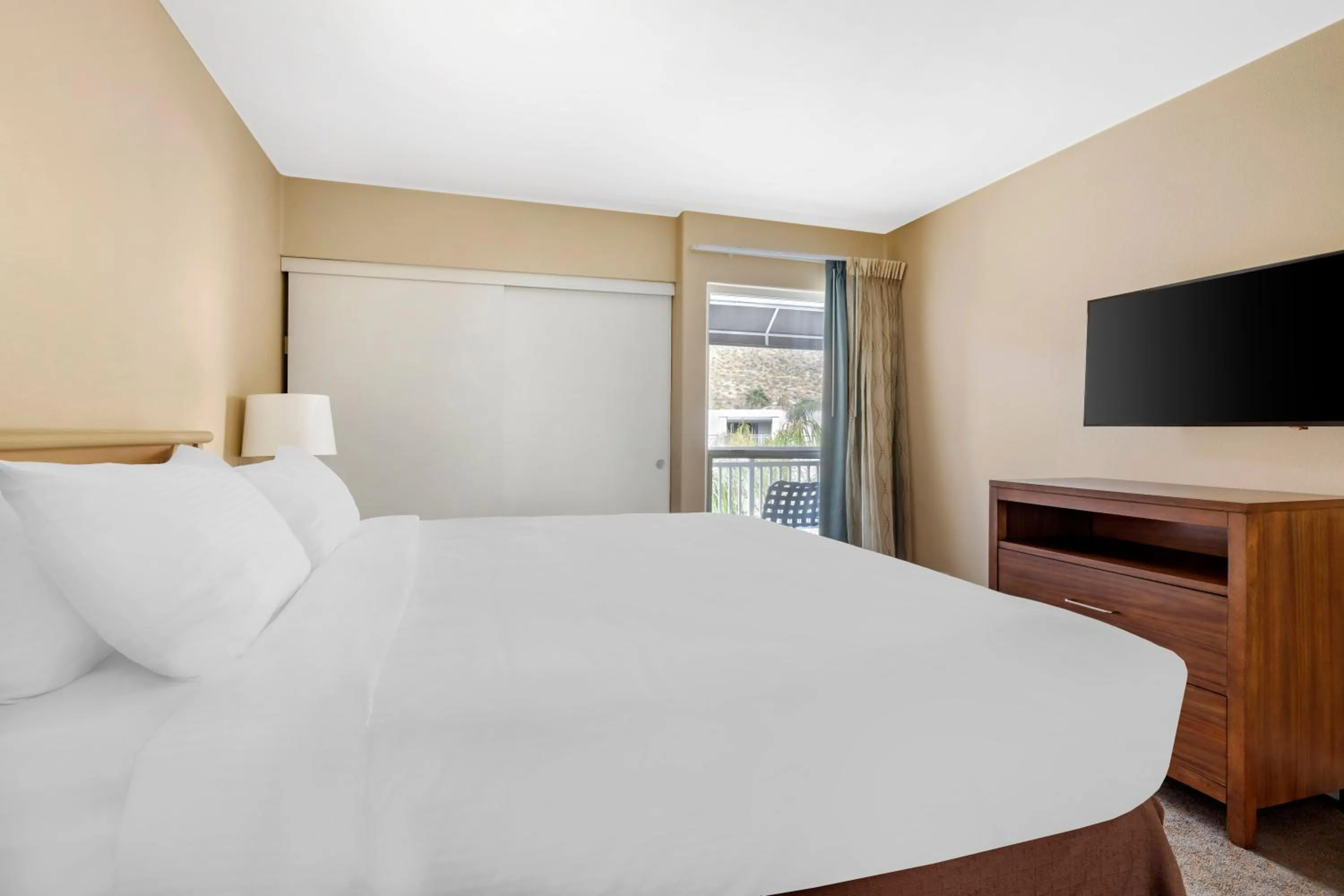 Bedroom, Bed in Hilton Vacation Club Palm Canyon Palm Springs