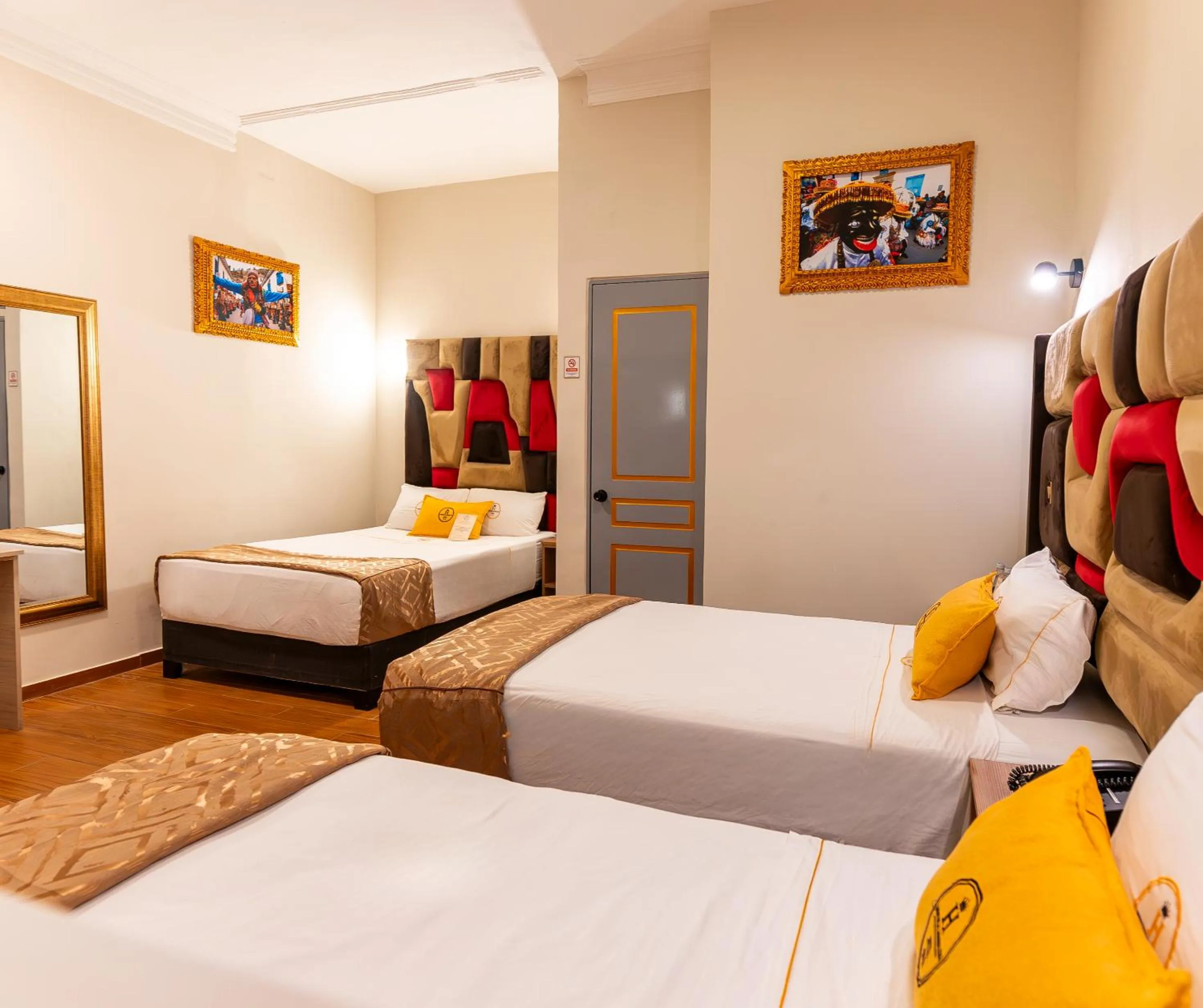 Bed in Montreal Magdalena Del Mar Hotel