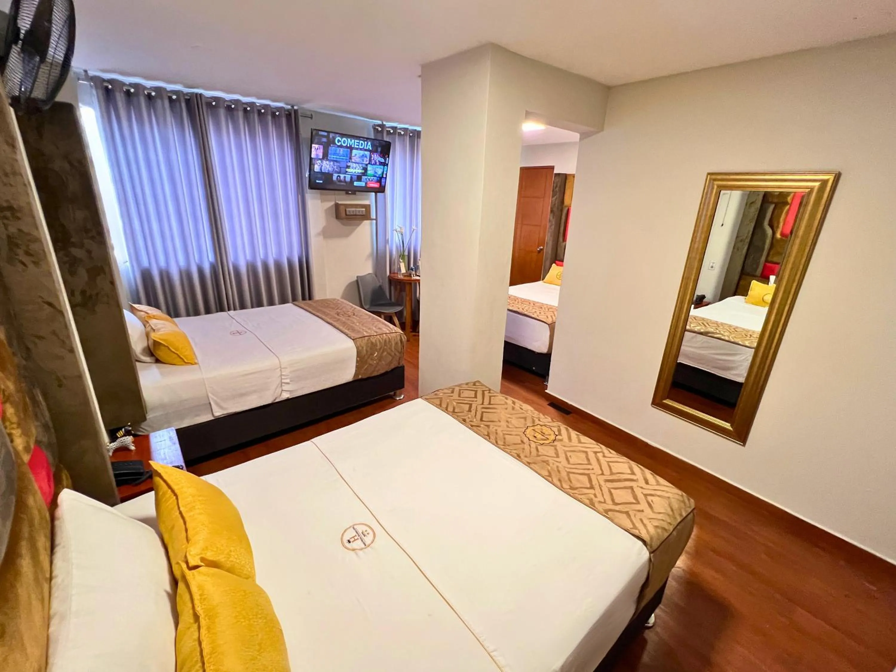 Bed in Montreal Magdalena Del Mar Hotel