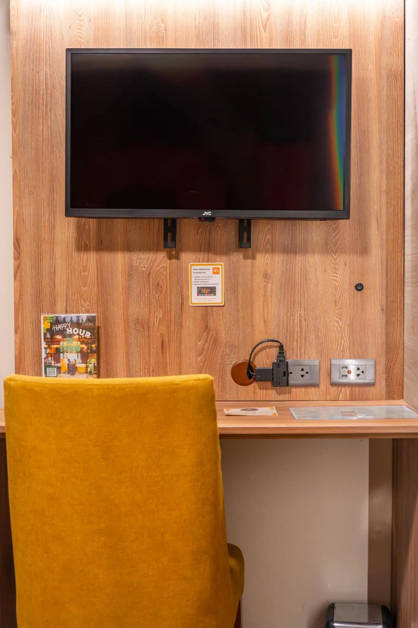 TV and multimedia in Montreal Magdalena Del Mar Hotel