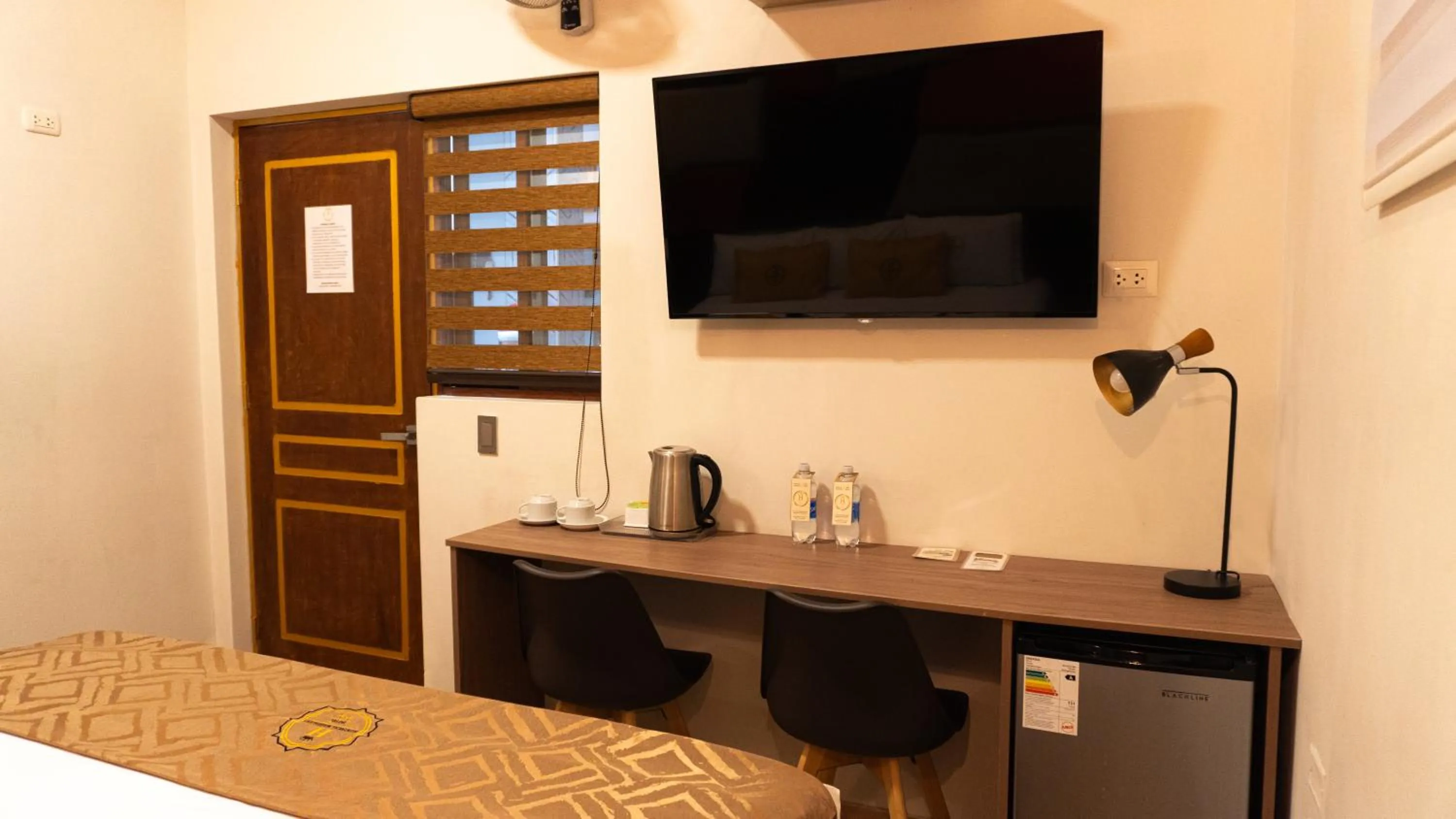 Bed in Montreal Magdalena Del Mar Hotel