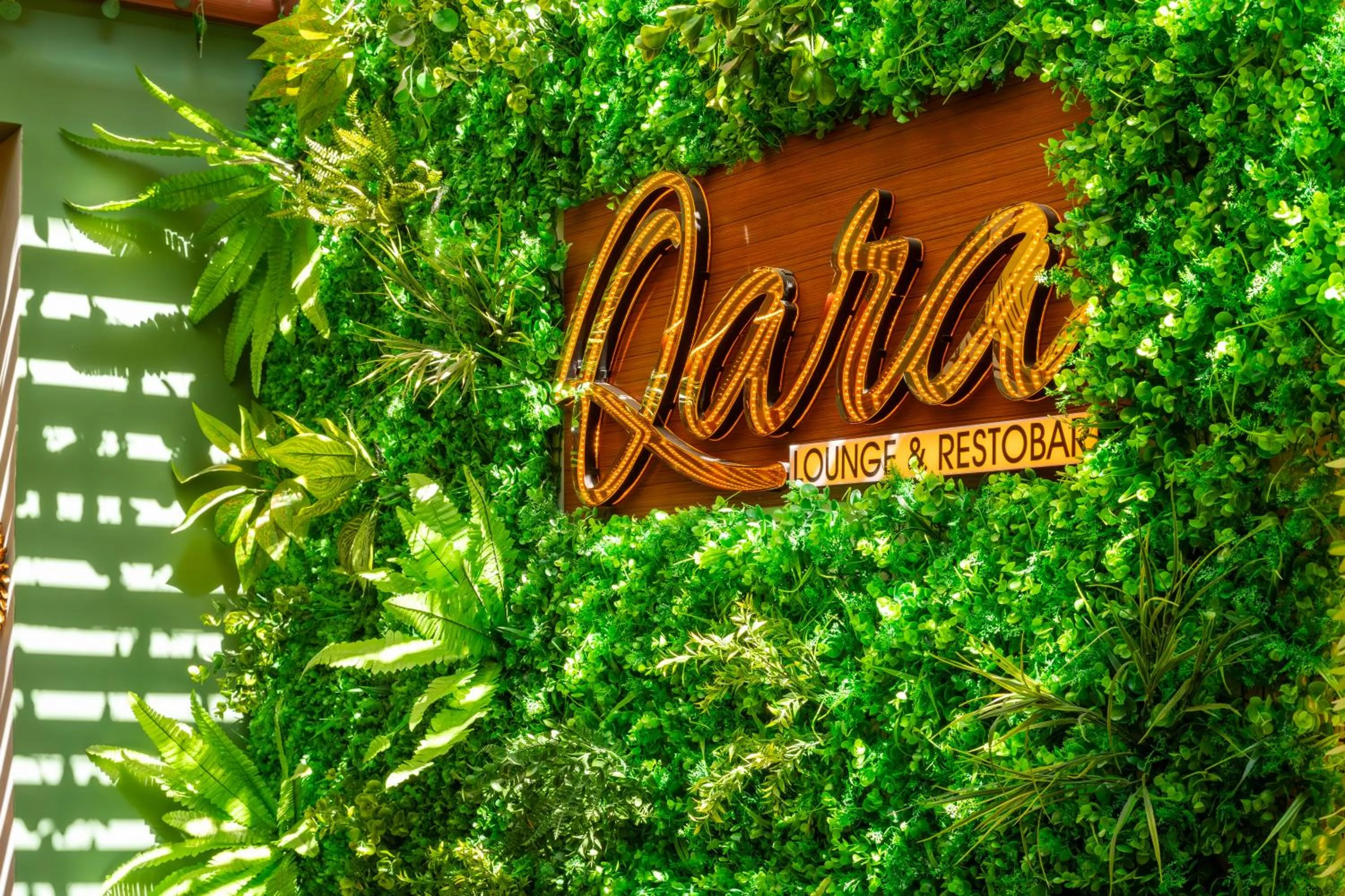 Restaurant/places to eat in Montreal Magdalena Del Mar Hotel