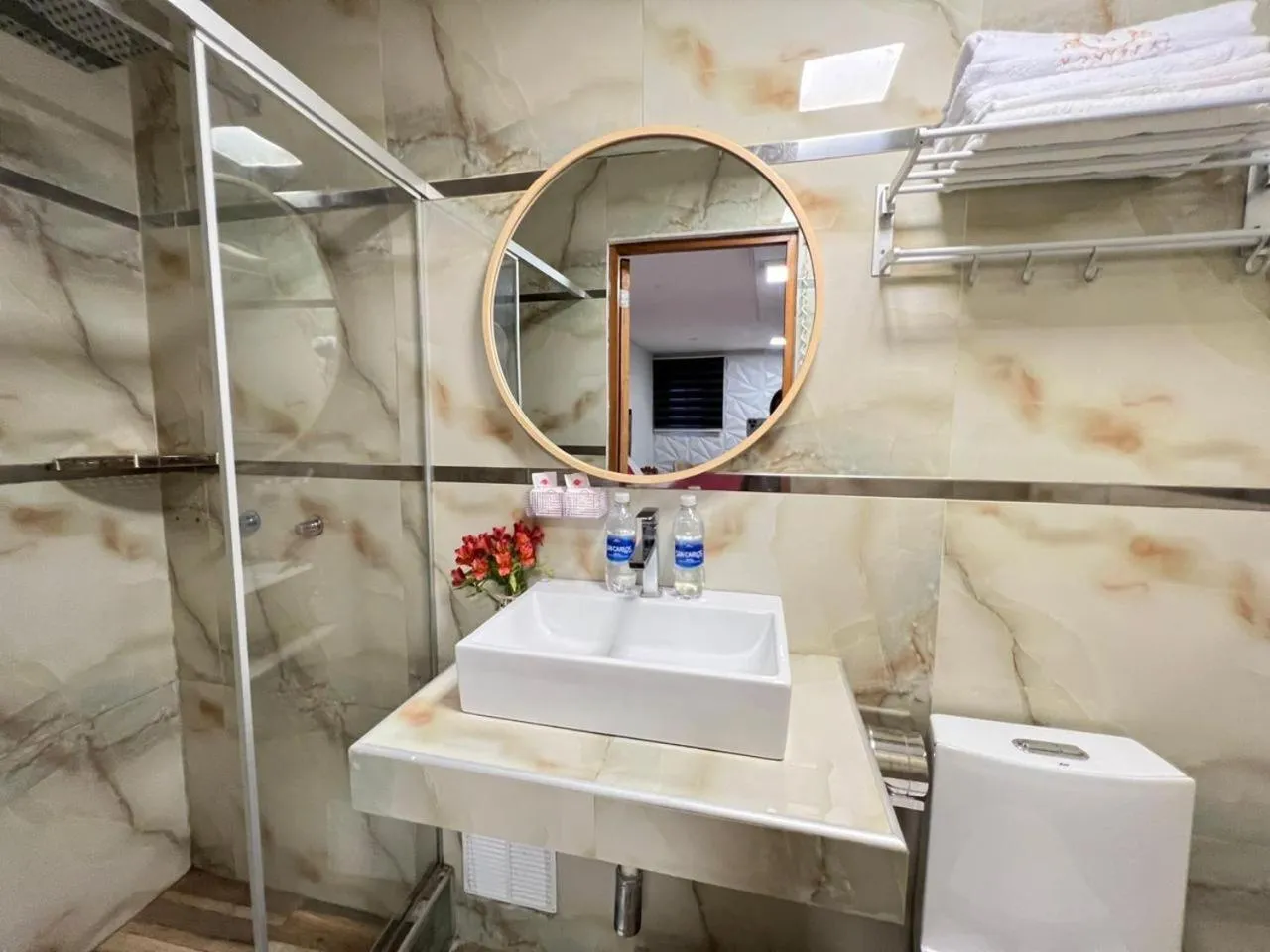 Shower in Montreal Magdalena Del Mar Hotel