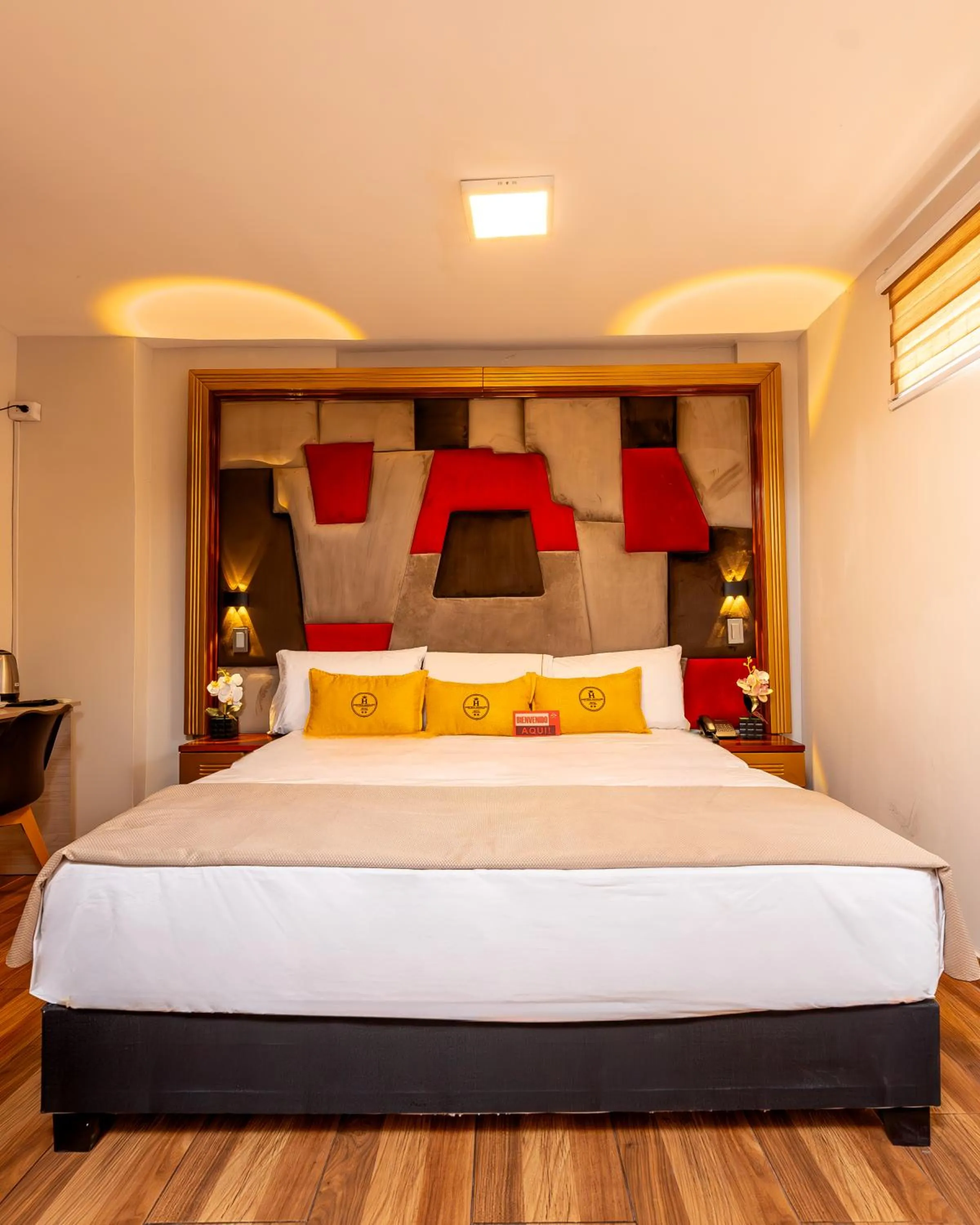 Bed in Montreal Magdalena Del Mar Hotel