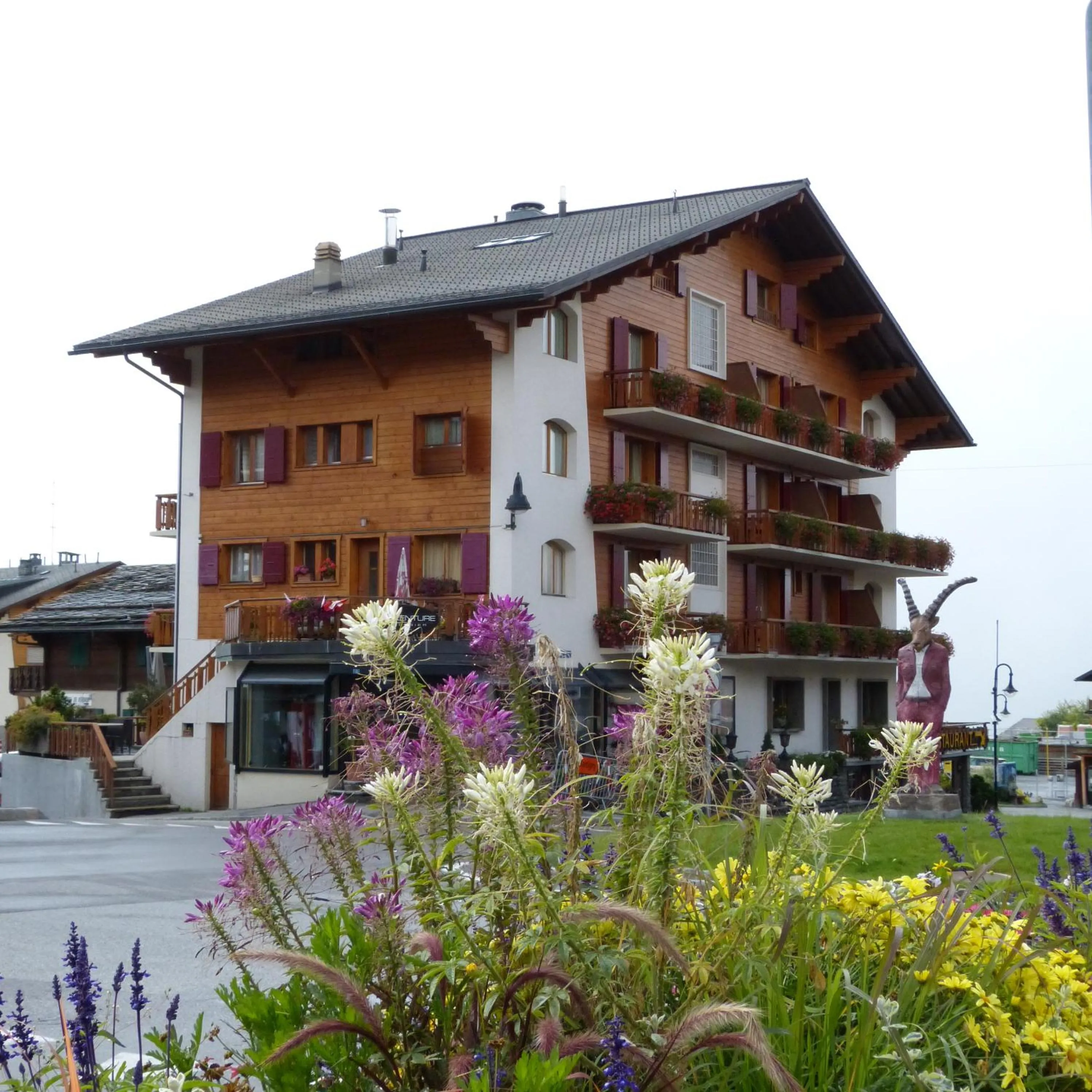 Facade/entrance in Hotel Ermitage Verbier