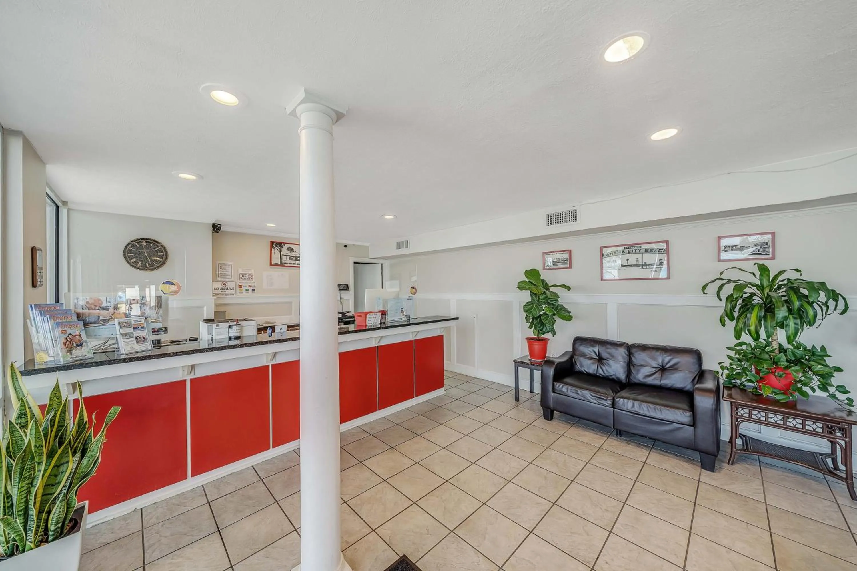 Lobby or reception in Ramada by Wyndham Panama City Beach / Beachfront