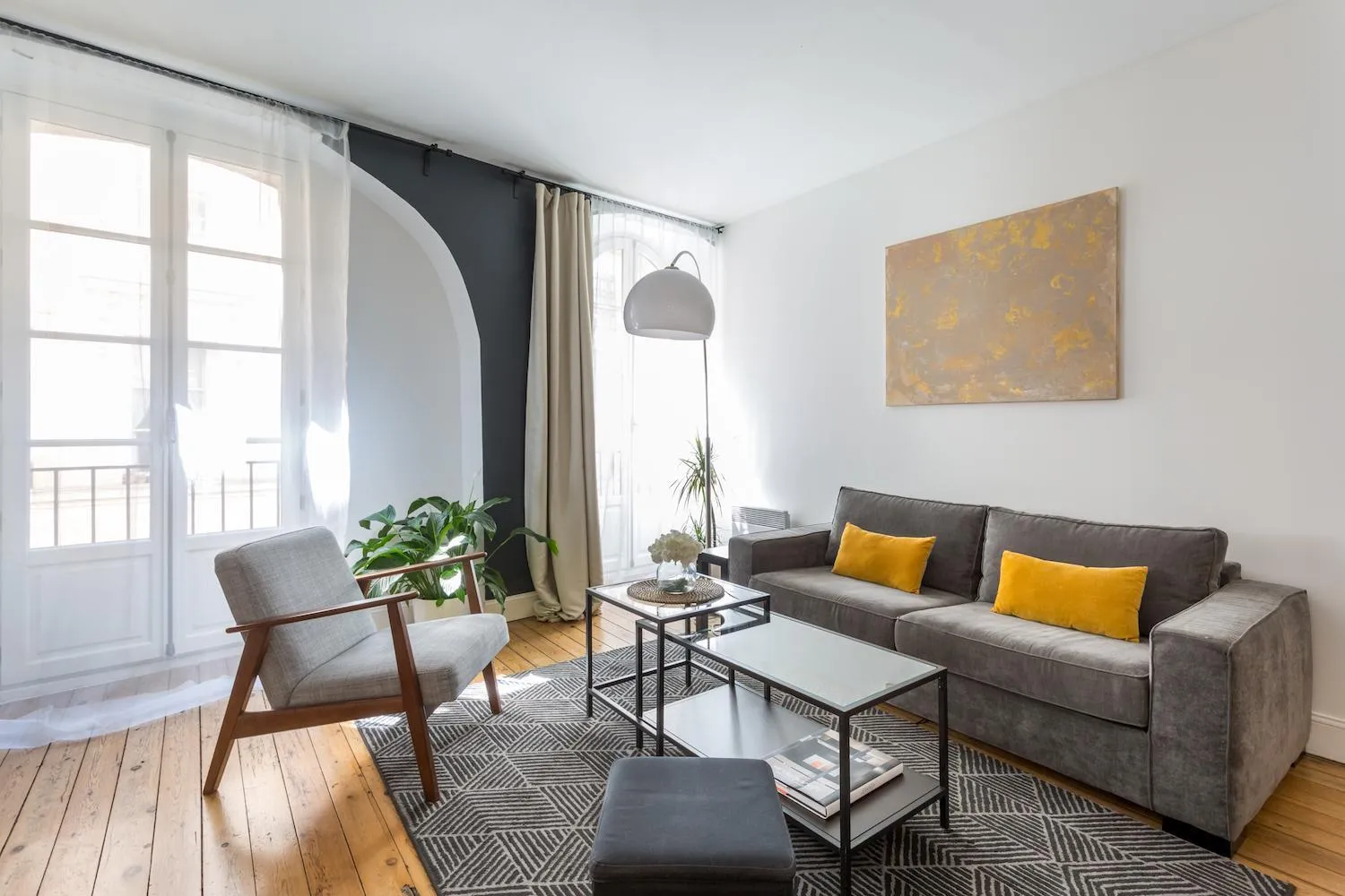 Living room in Bordeaux Bouquiere