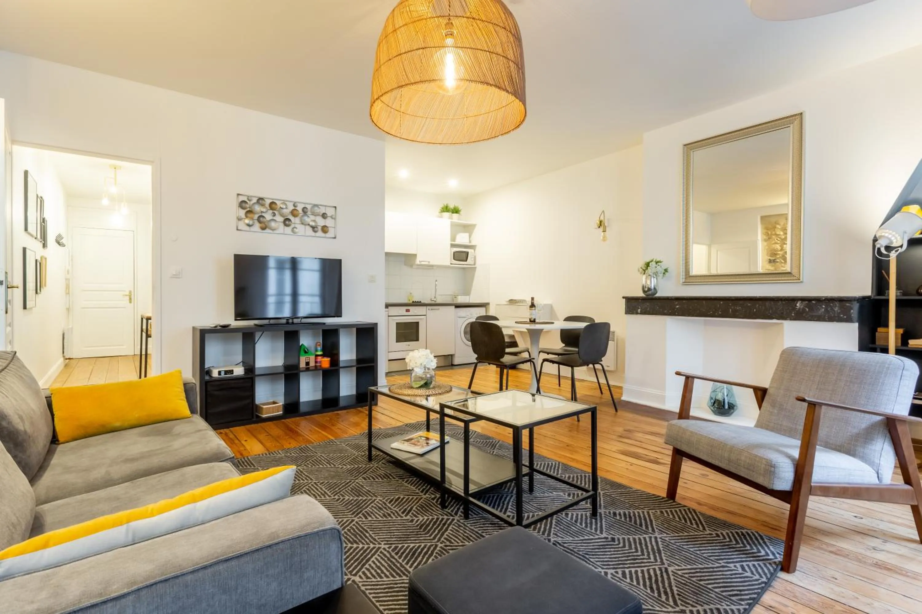 TV and multimedia in Bordeaux Bouquiere
