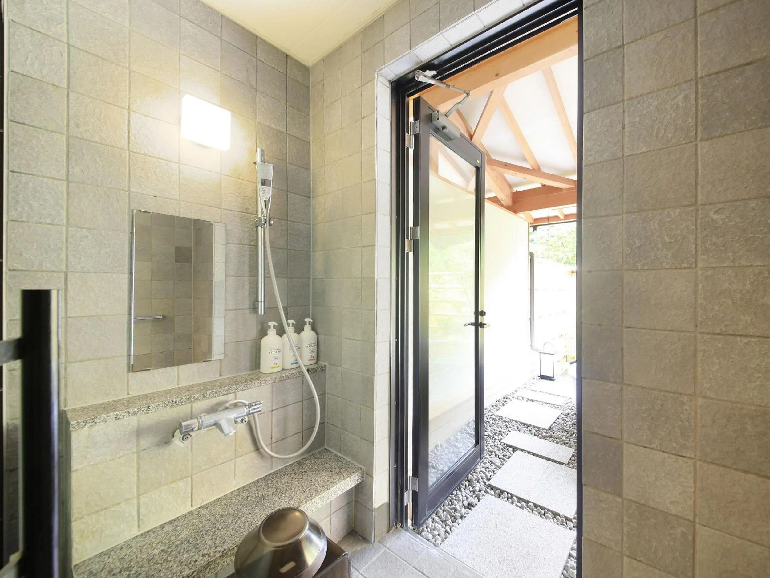 Shower in Shimoda Central Hotel