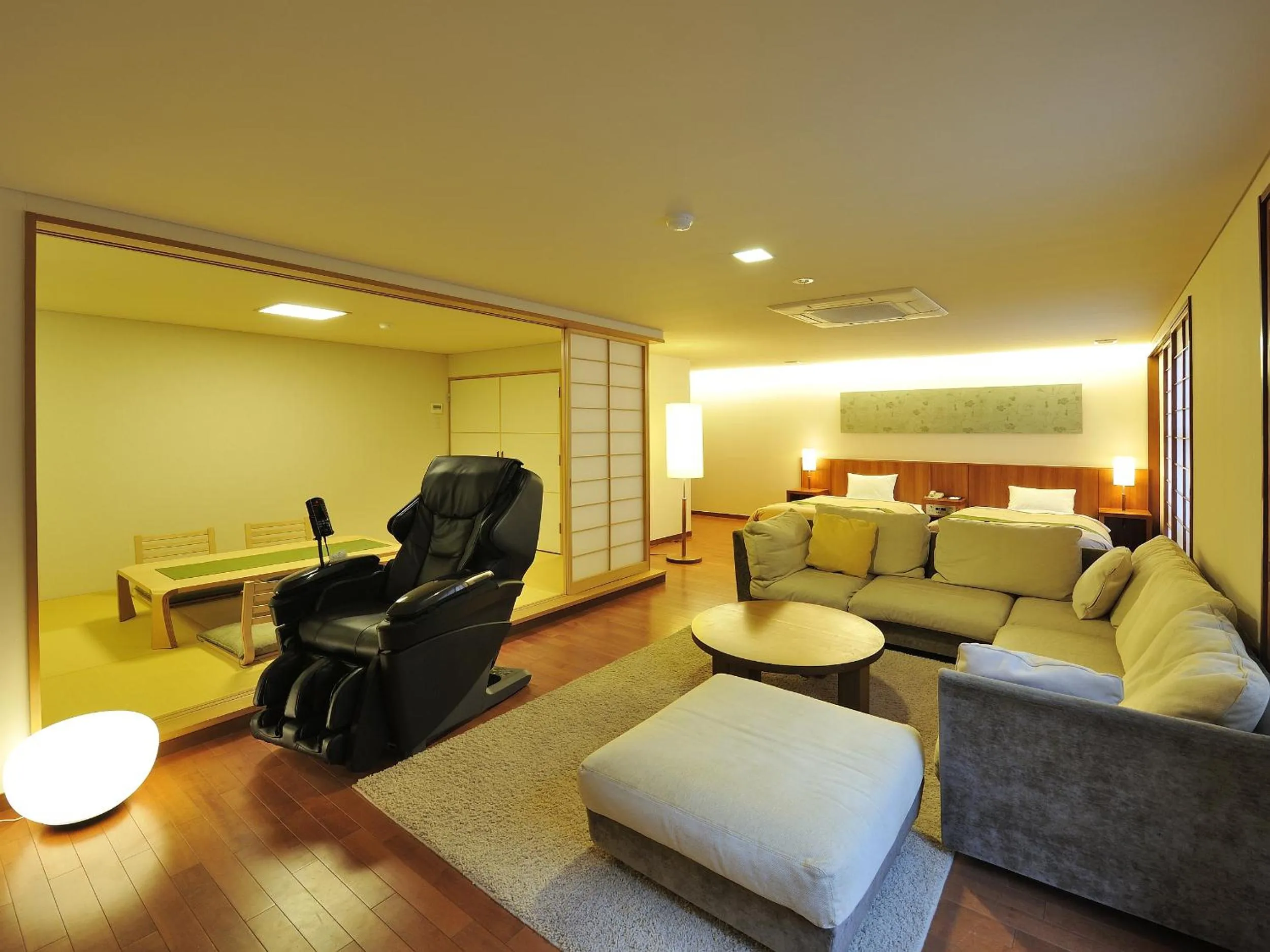 Living room in Shimoda Central Hotel
