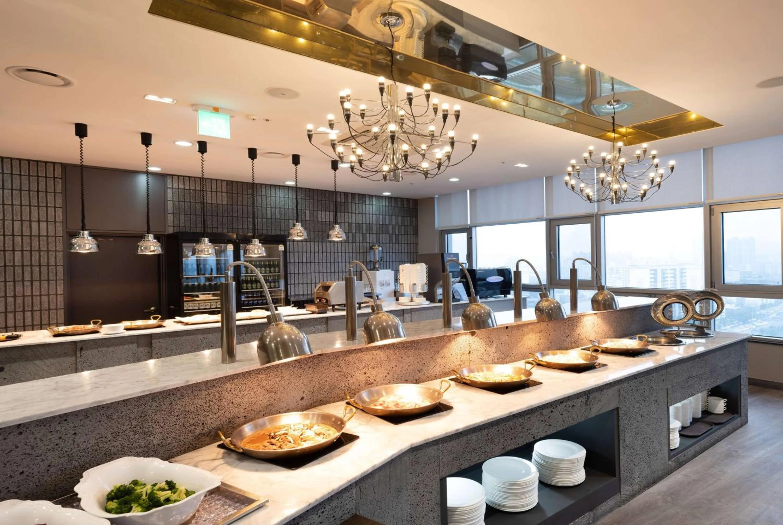 Restaurant/places to eat in Ramada Encore by Wyndham CheonAn