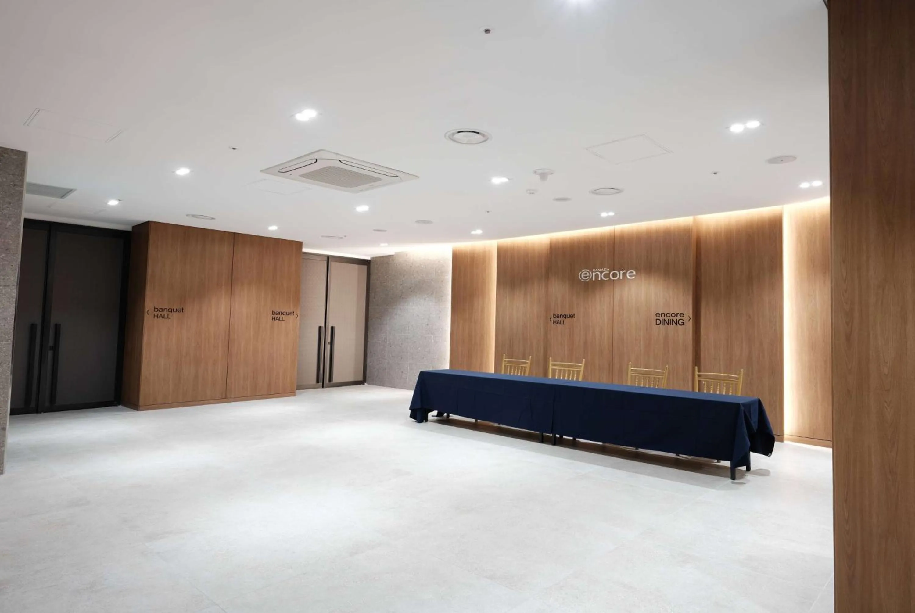 Lobby or reception in Ramada Encore by Wyndham CheonAn