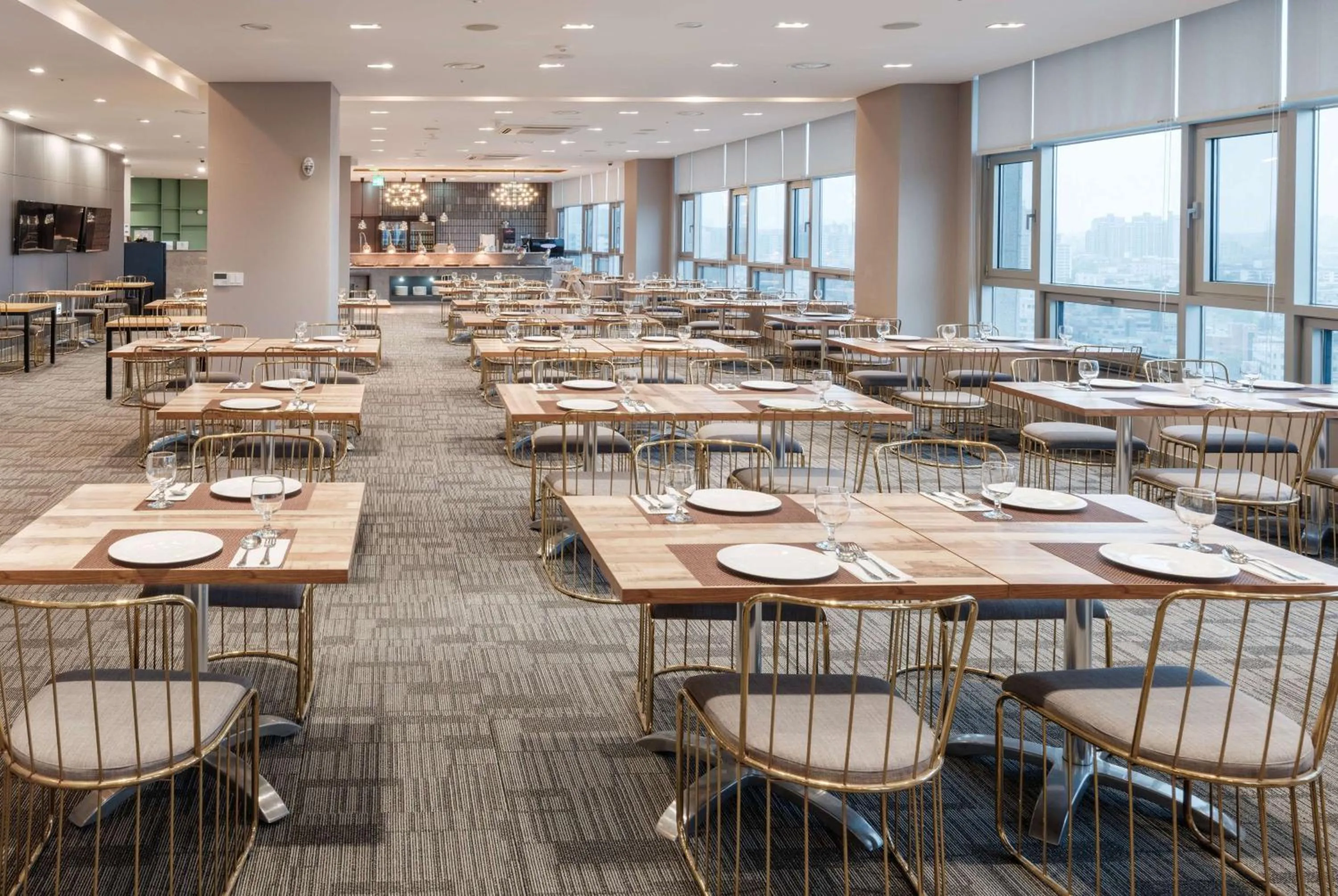 Restaurant/places to eat in Ramada Encore by Wyndham CheonAn