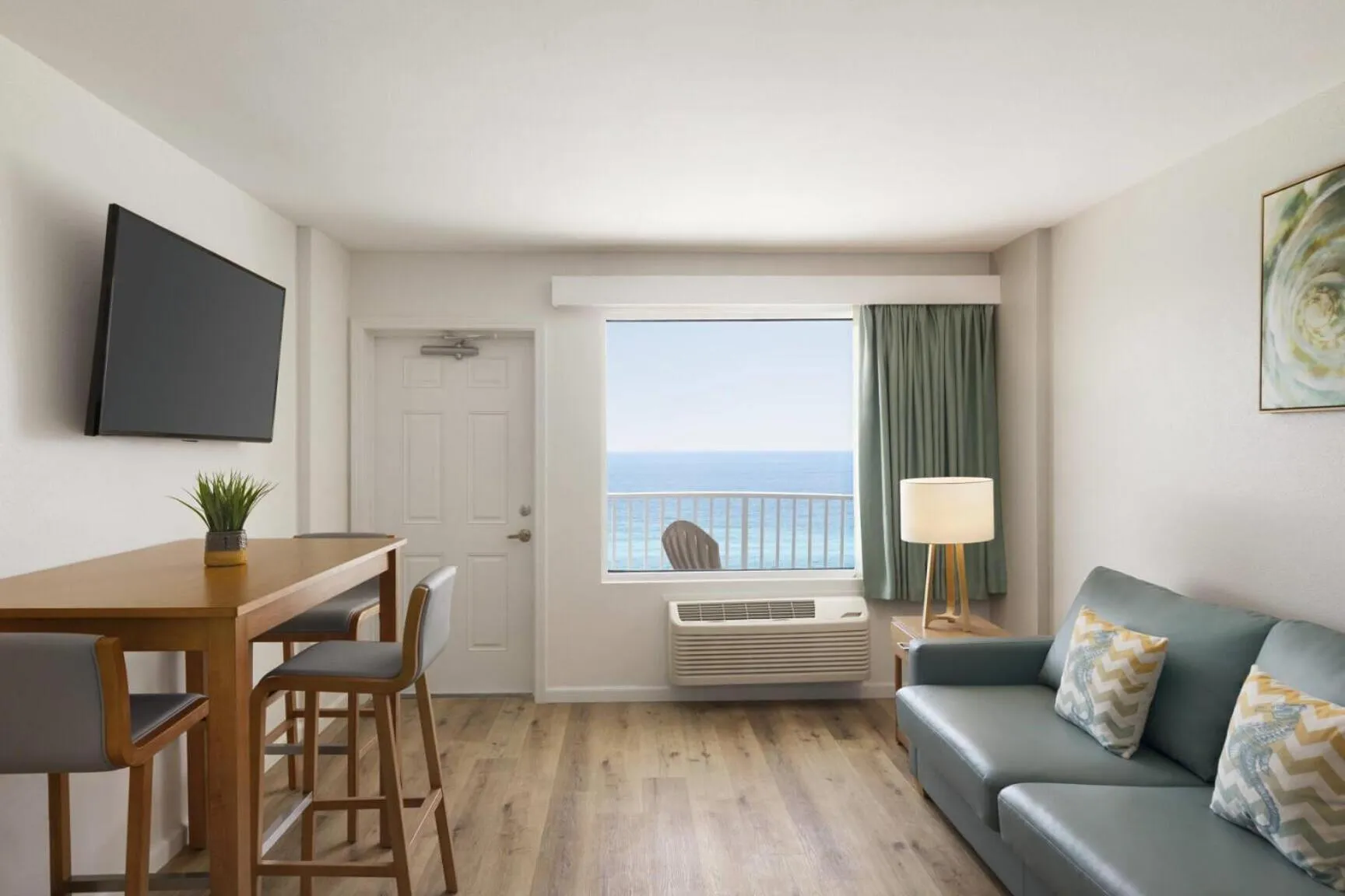 Bedroom in Radisson Beachfront Hotel - Panama City Beach