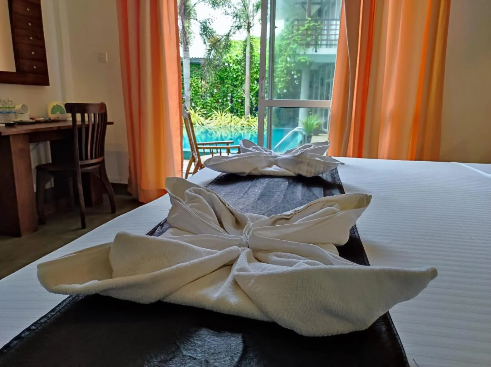 Bed in Nil Diya Beach Resort