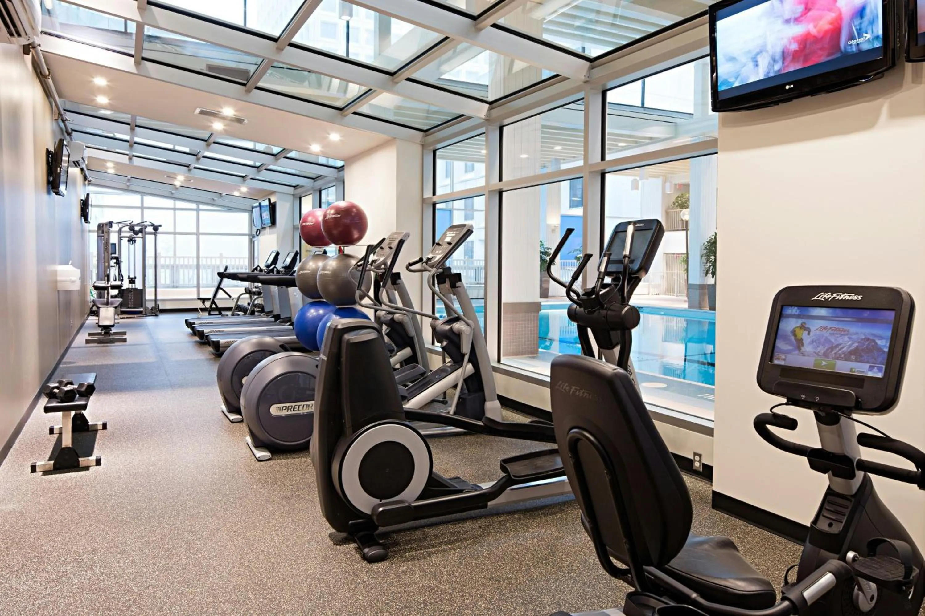 Fitness centre/facilities in Delta Hotels by Marriott Winnipeg