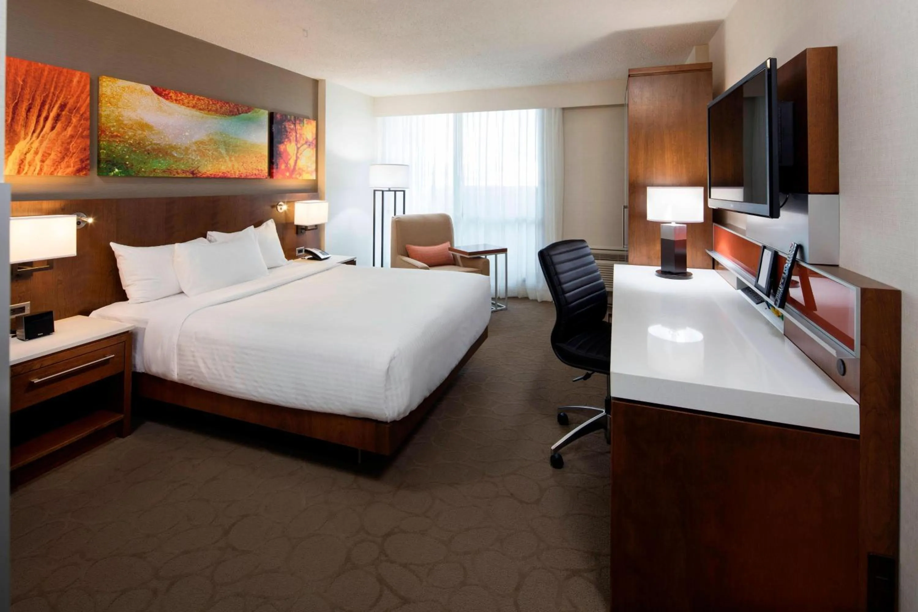 Photo of the whole room, Bed in Delta Hotels by Marriott Winnipeg