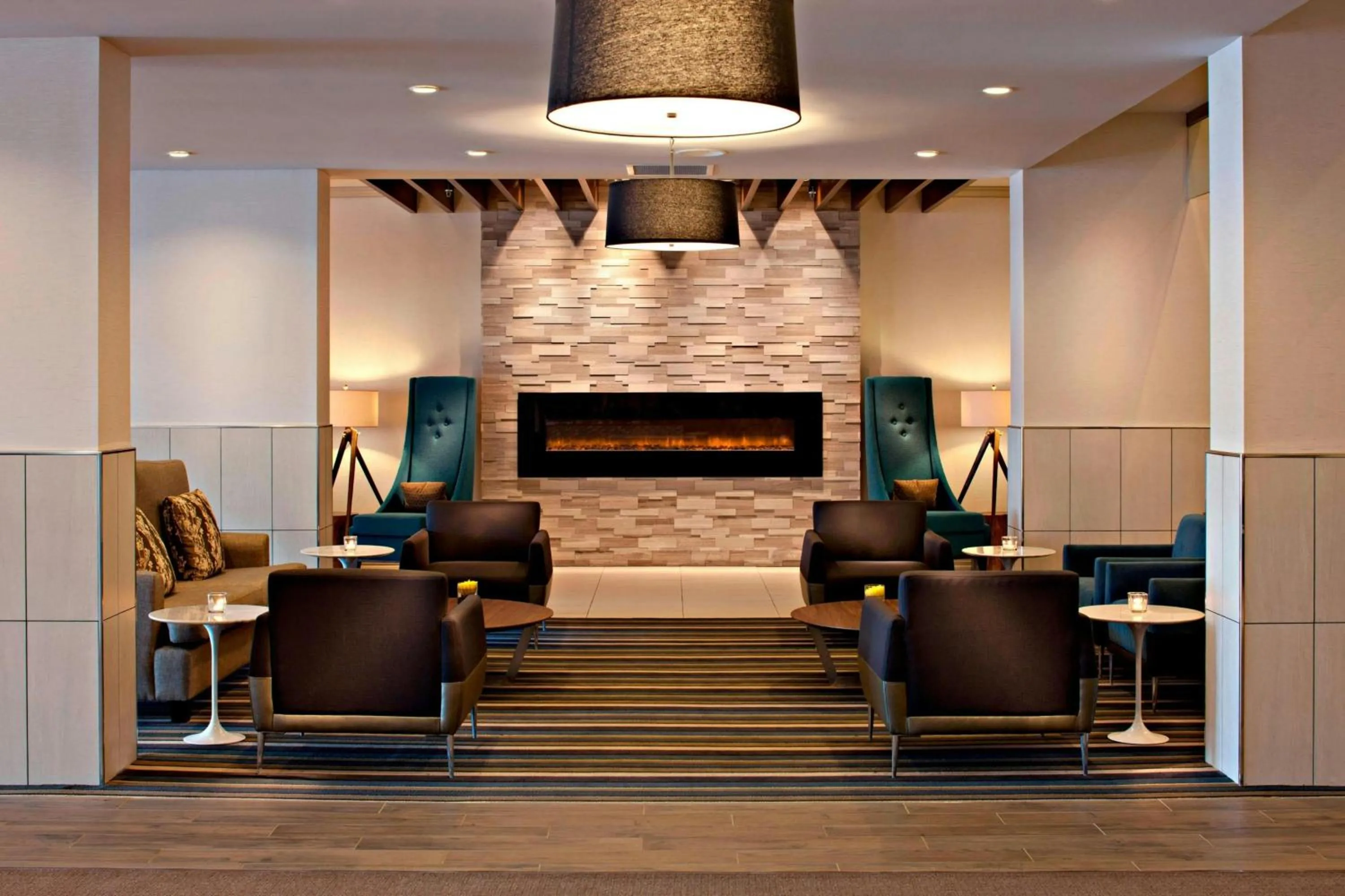 Lobby or reception in Delta Hotels by Marriott Winnipeg