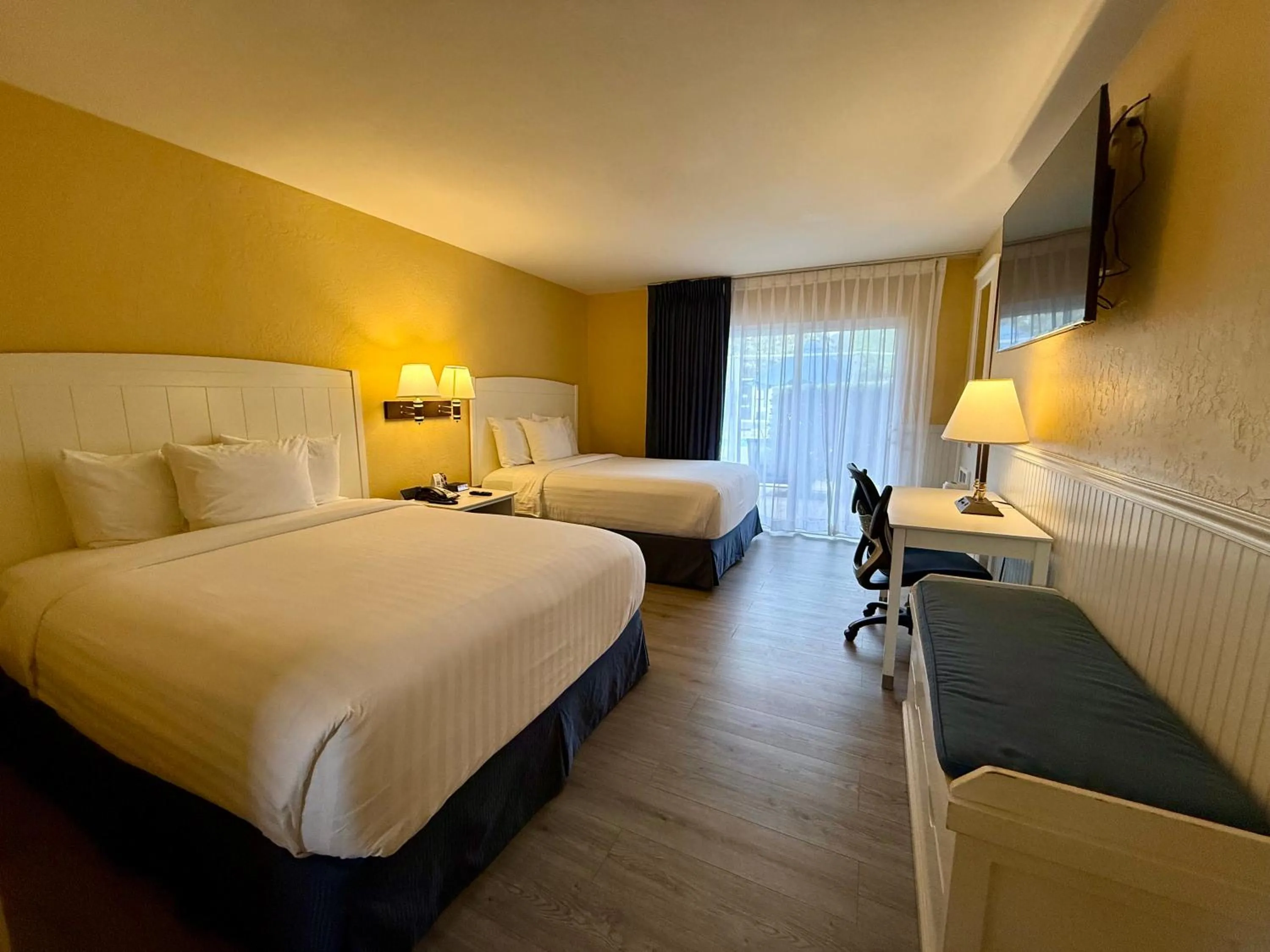 Bed in Monterey Bay Lodge