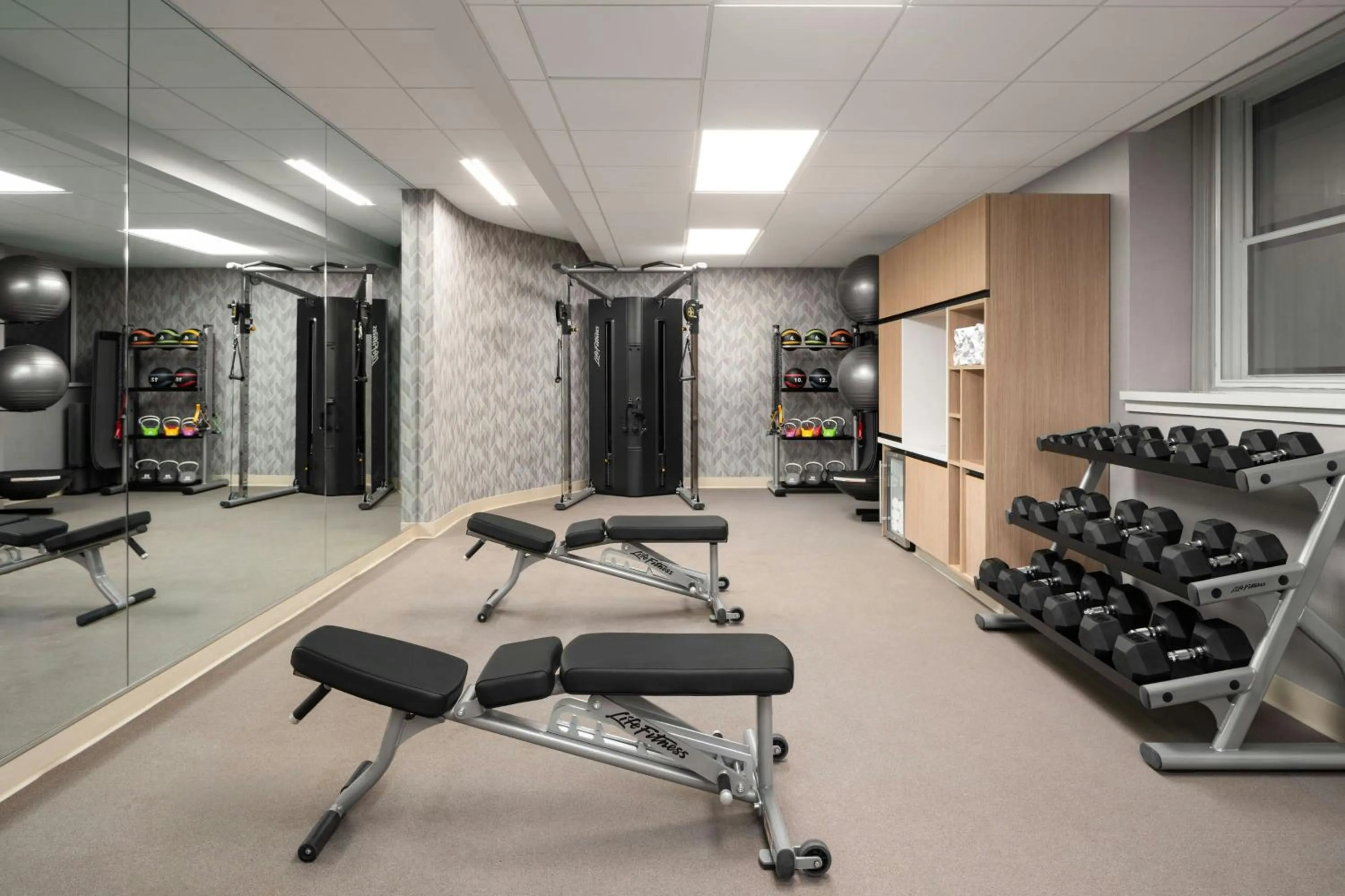Fitness centre/facilities in Courtyard by Marriott Philadelphia Downtown