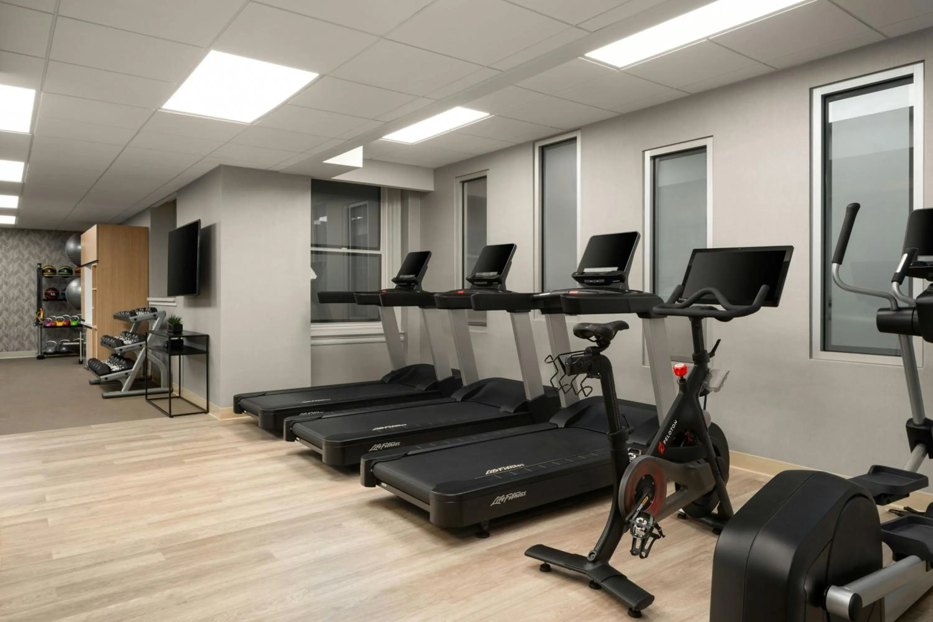 Fitness centre/facilities in Courtyard by Marriott Philadelphia Downtown
