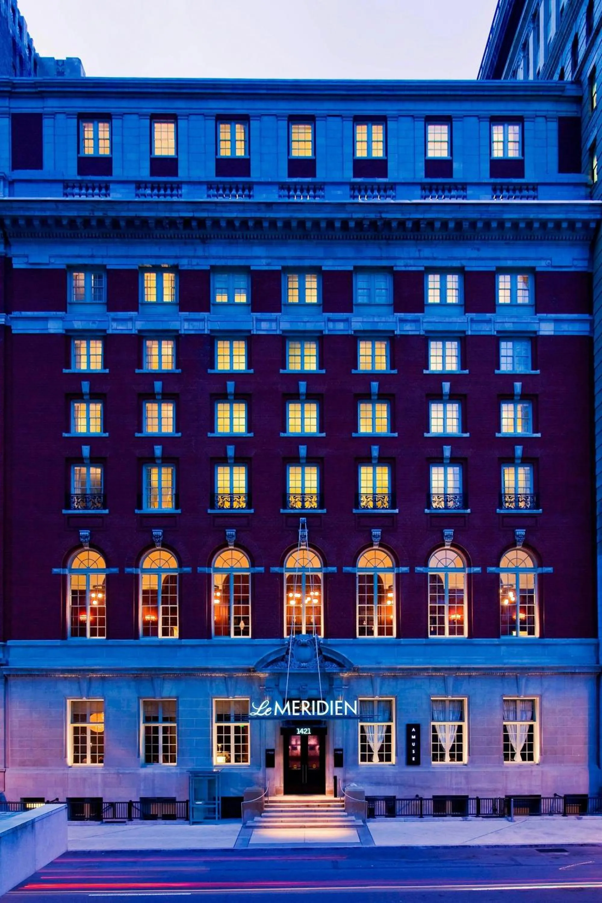 Property building in Le Meridien Philadelphia
