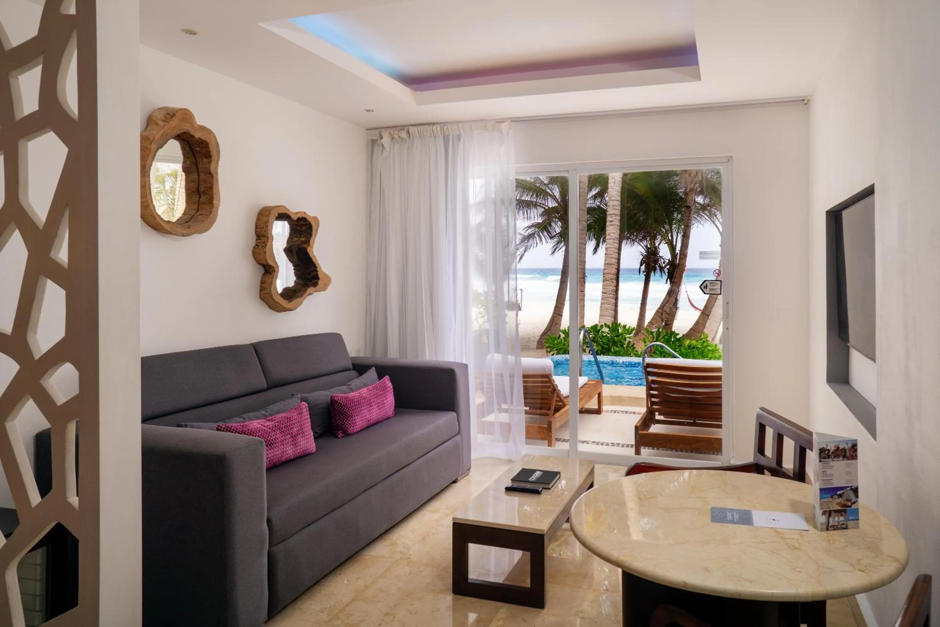 TV and multimedia in Flamingo Cancun All Inclusive