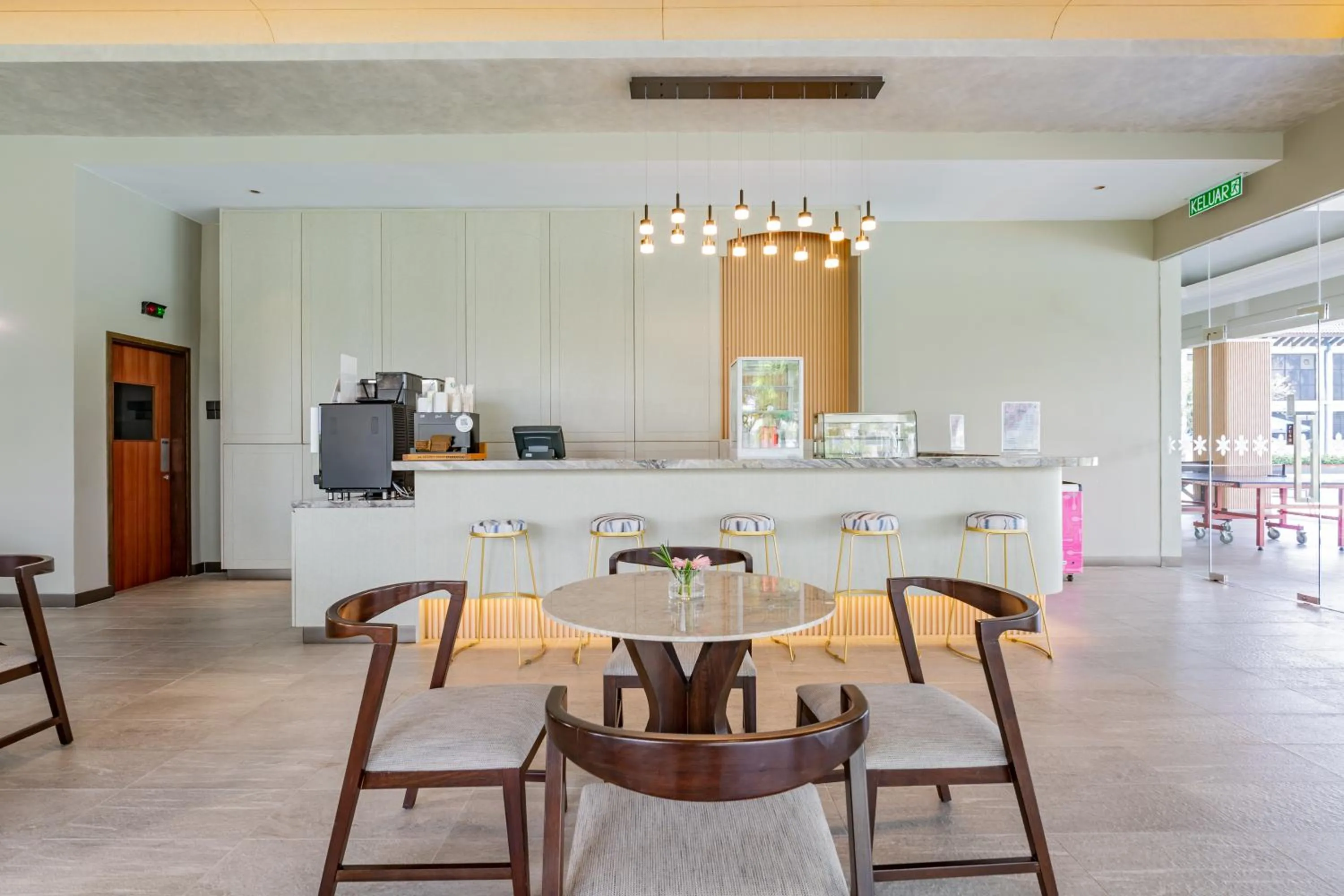 Food and drinks in Glenmarie Hotel and Golf Resort