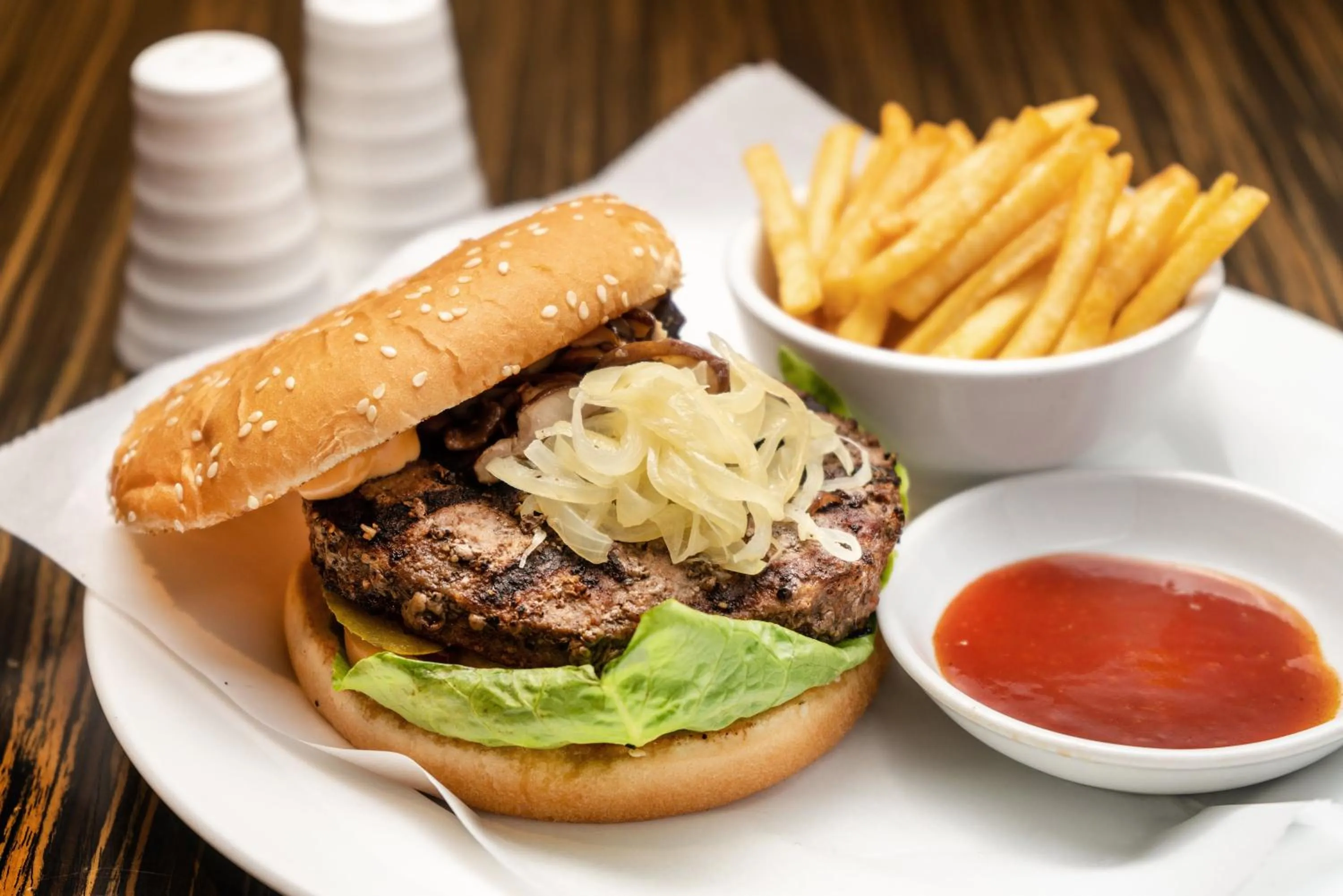 Restaurant/places to eat in Glenmarie Hotel and Golf Resort