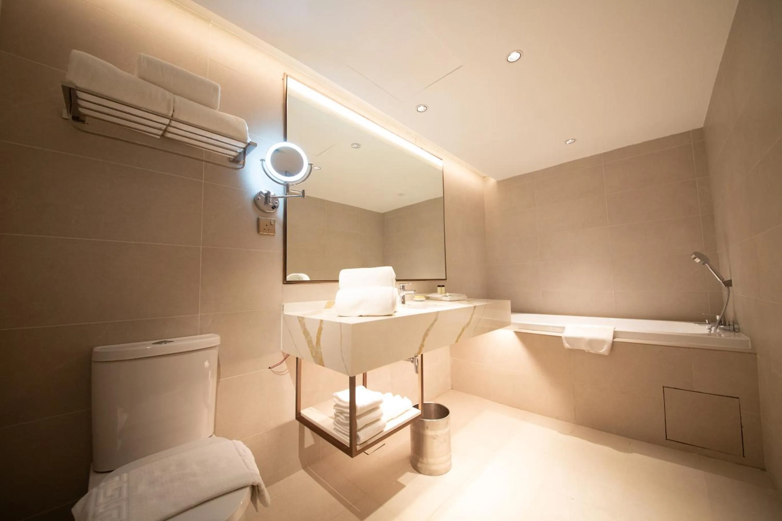 Toilet in Glenmarie Hotel and Golf Resort