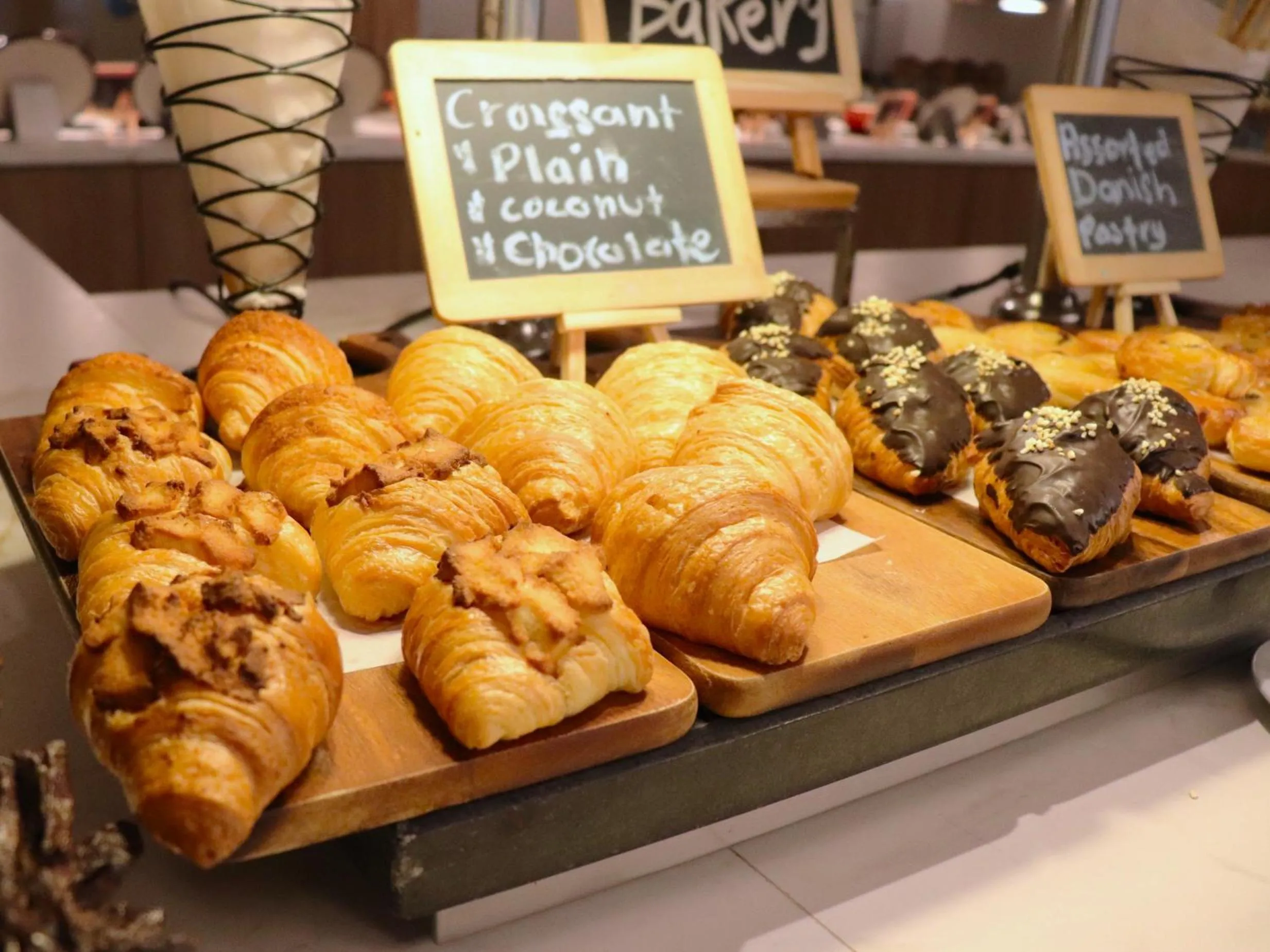 Food and drinks in Glenmarie Hotel and Golf Resort