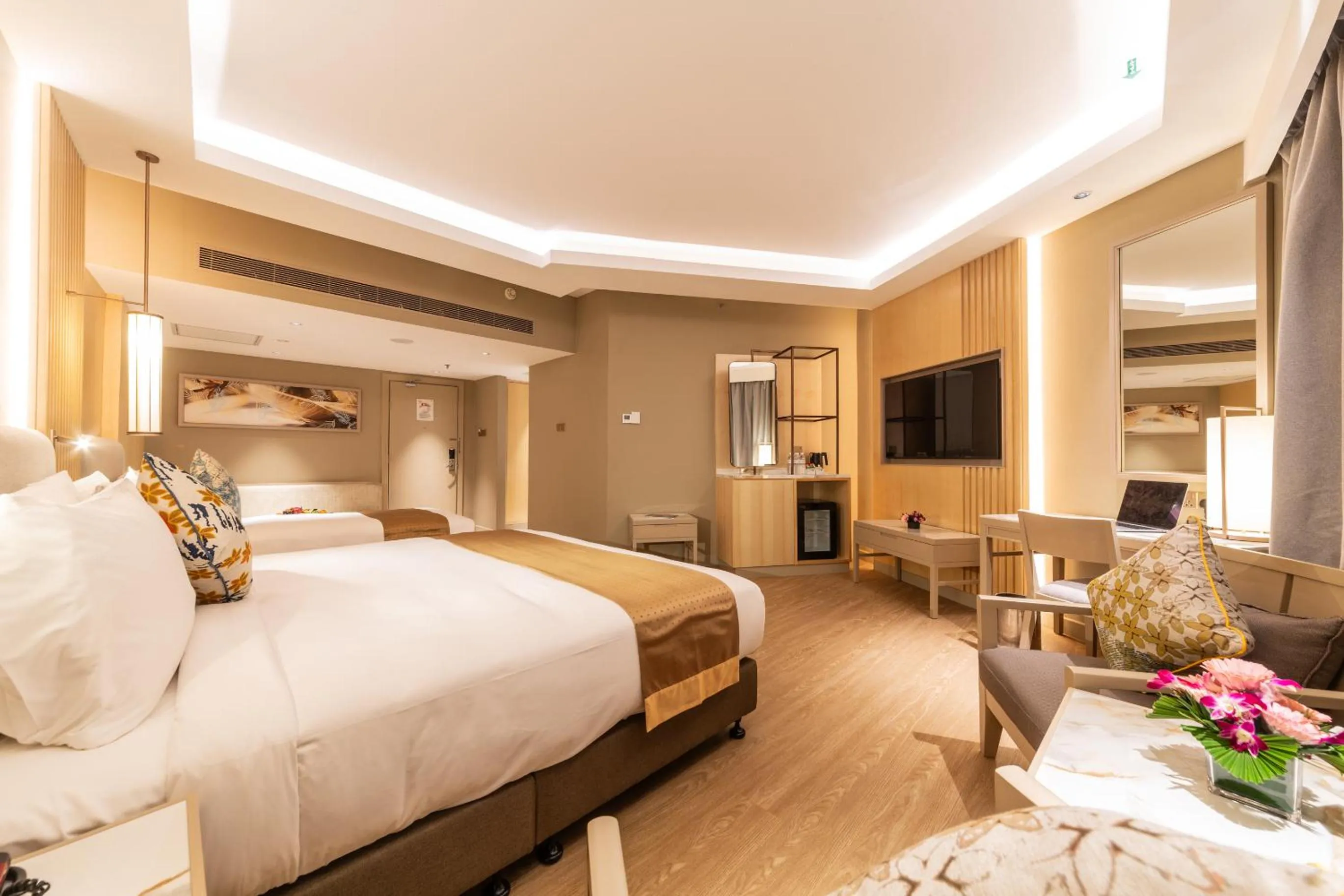 Bed in Glenmarie Hotel and Golf Resort