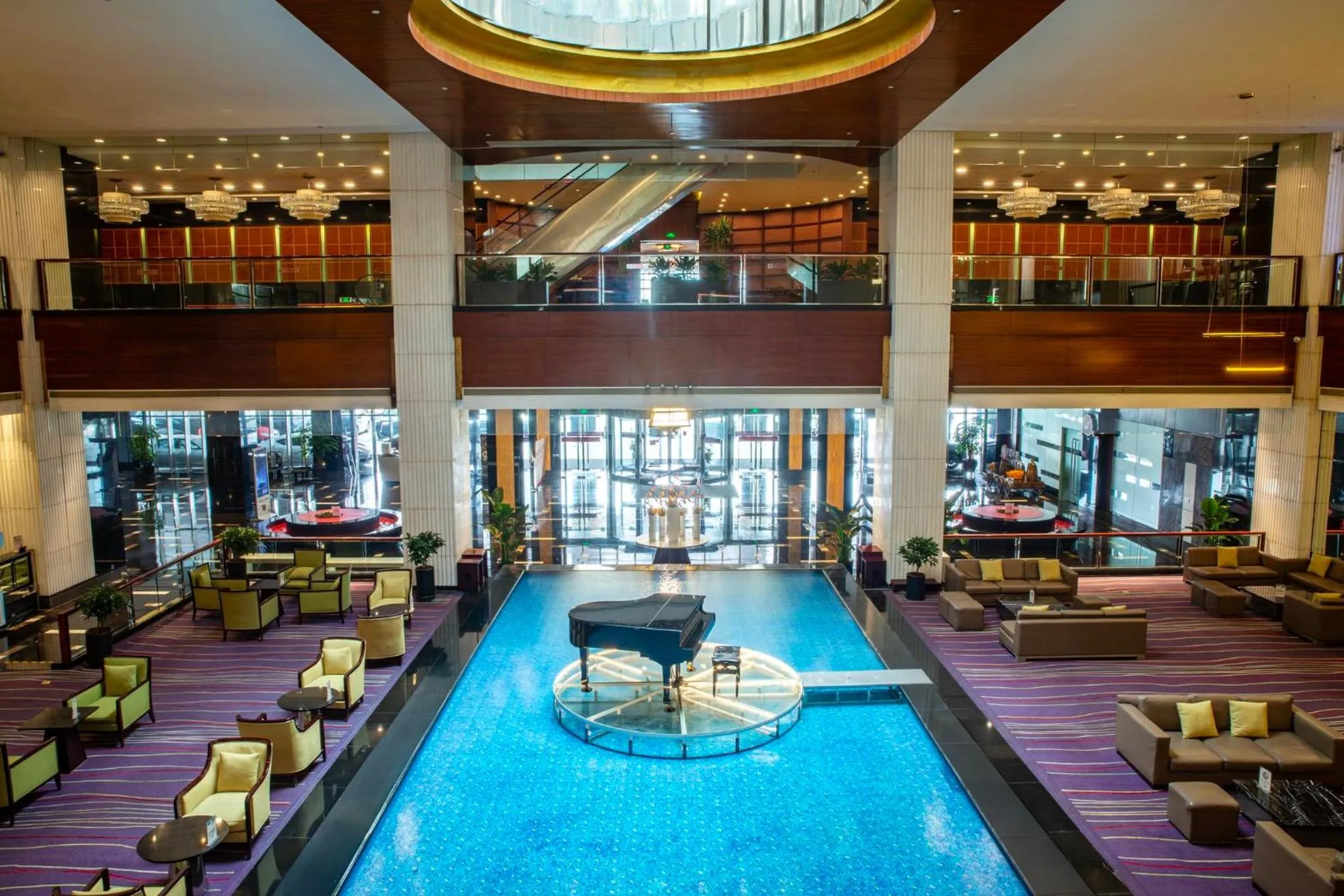 Lounge or bar in Crowne Plaza Wuxi City Center