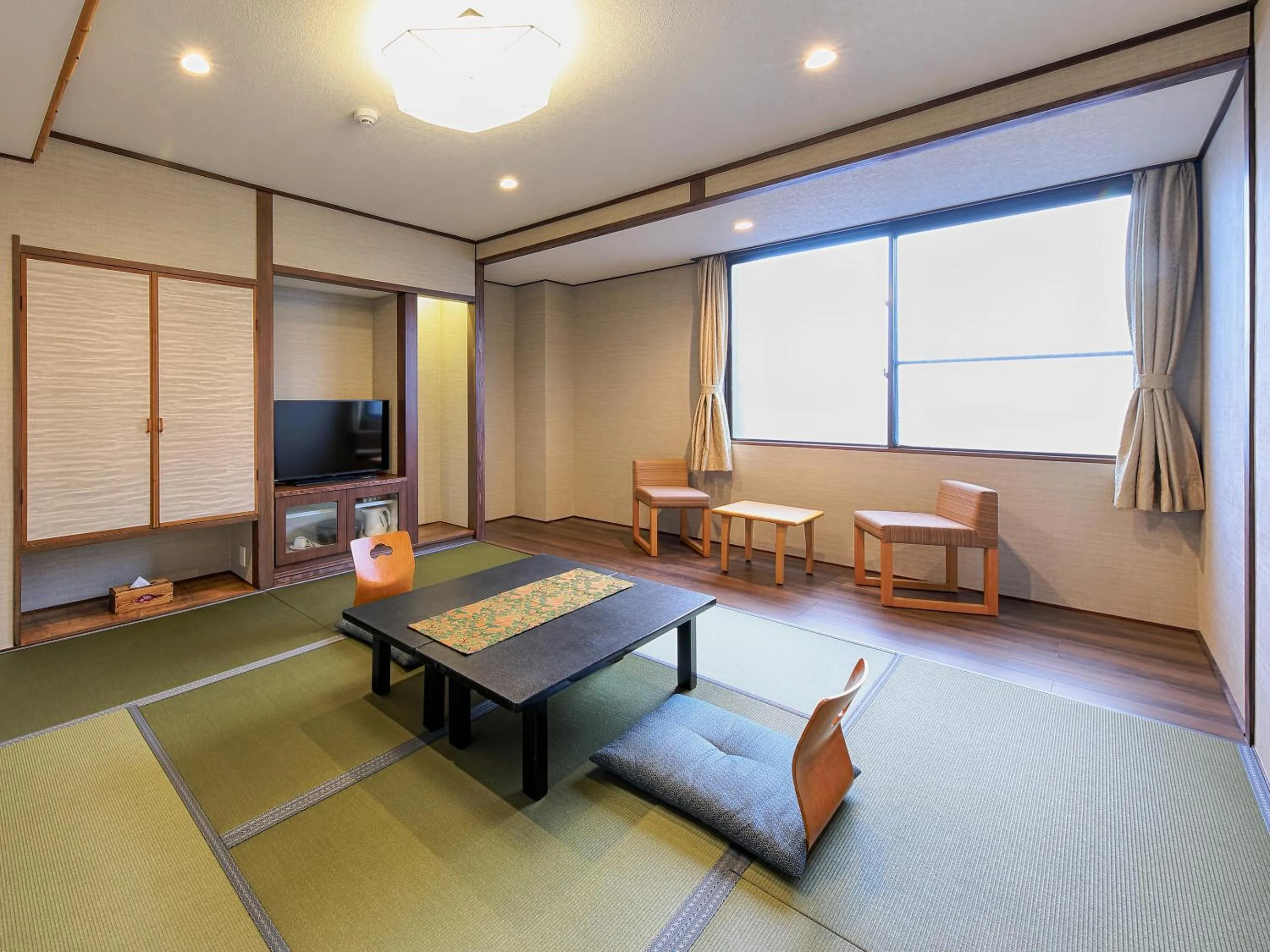Living room in Gion Shinmonso