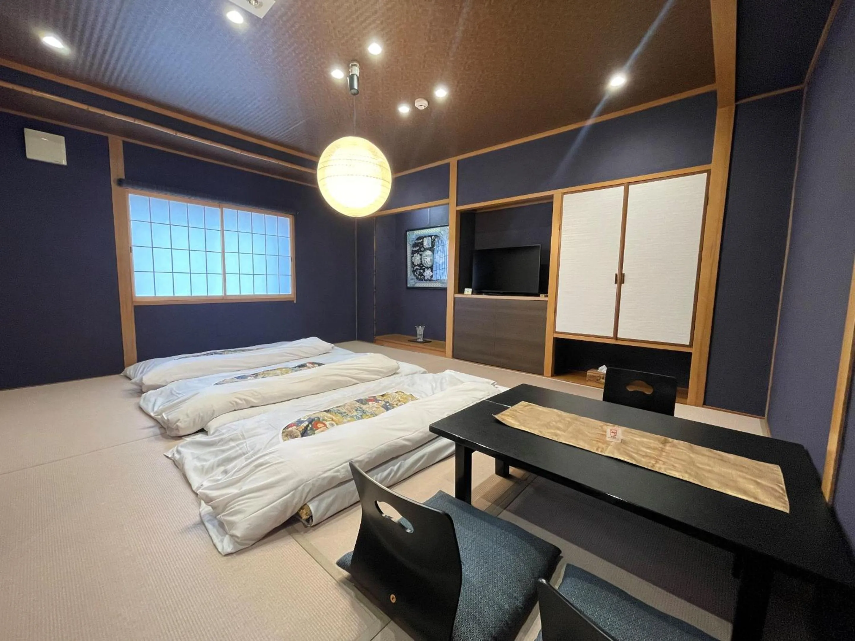 Bedroom, Bed in Gion Shinmonso