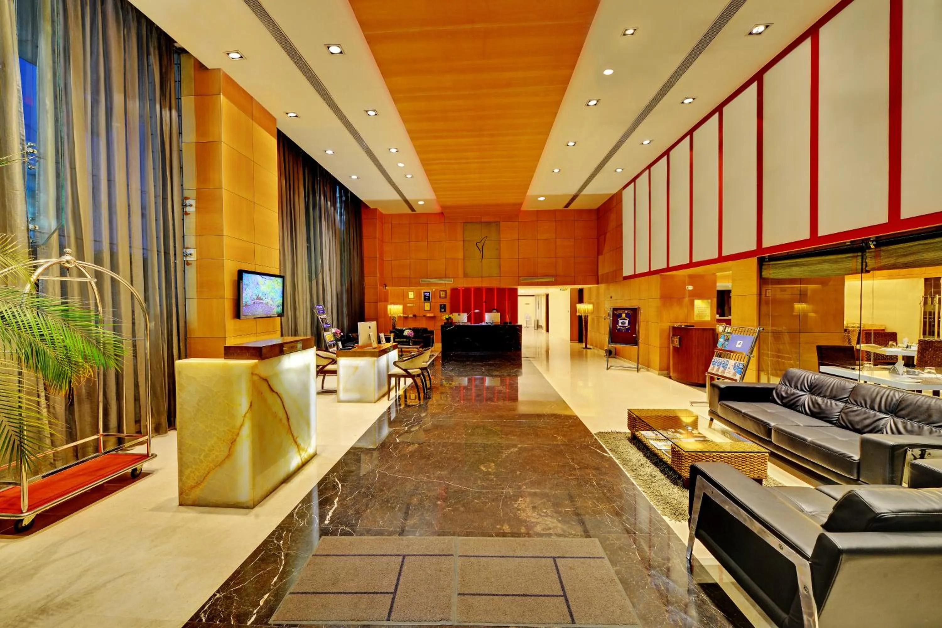 Lobby or reception in Iris The Business Hotel