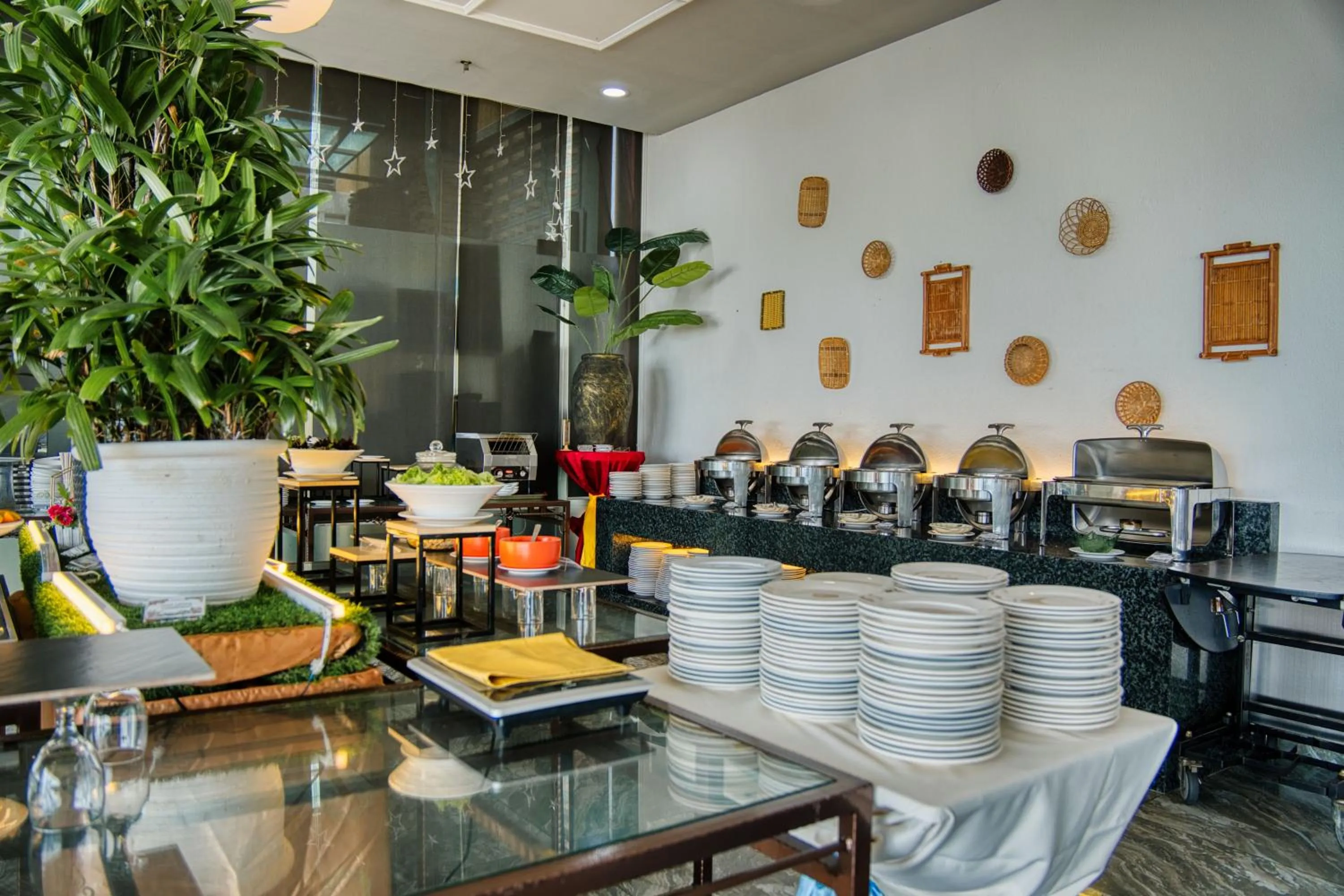 Restaurant/places to eat in Hotel Sentral Seaview @ ​Beachfront