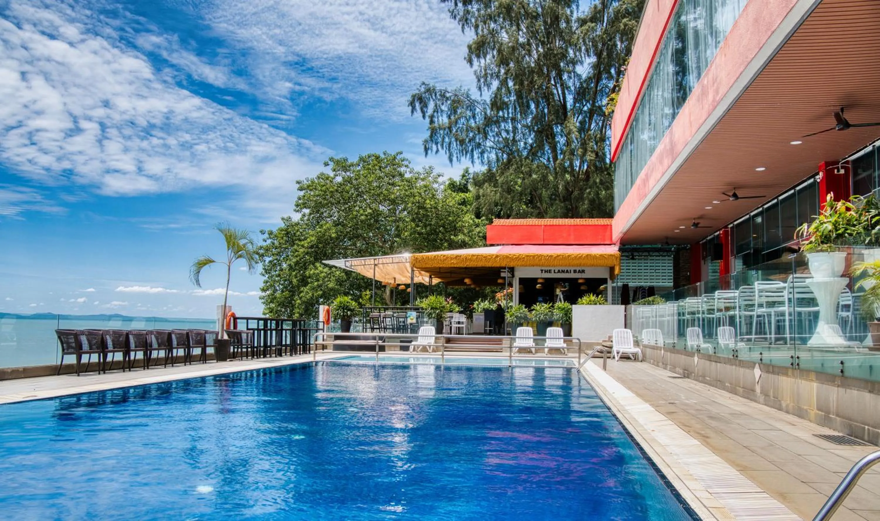 Swimming pool in Hotel Sentral Seaview @ ​Beachfront