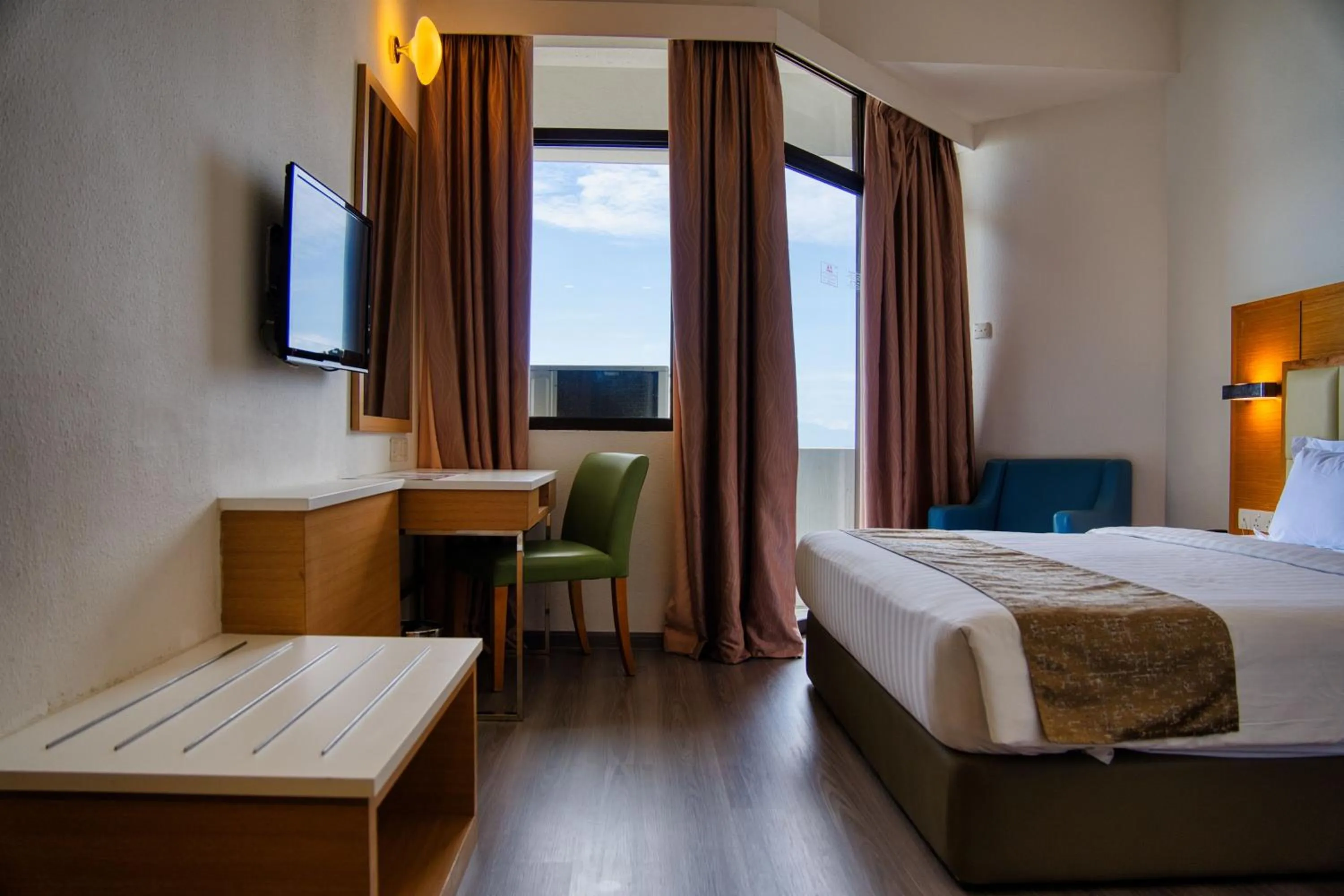 Bedroom, Bed in Hotel Sentral Seaview @ ​Beachfront