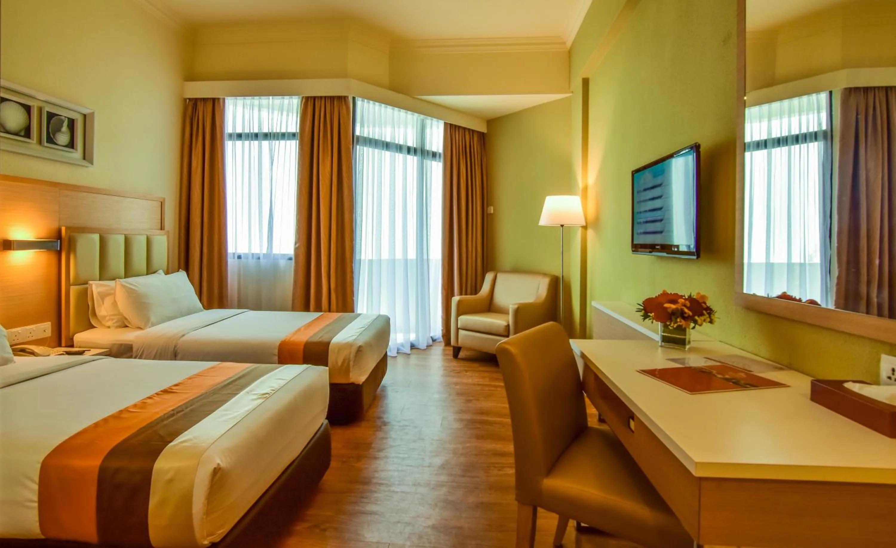 Staycation deal - Superior Room in Hotel Sentral Seaview @ ​Beachfront