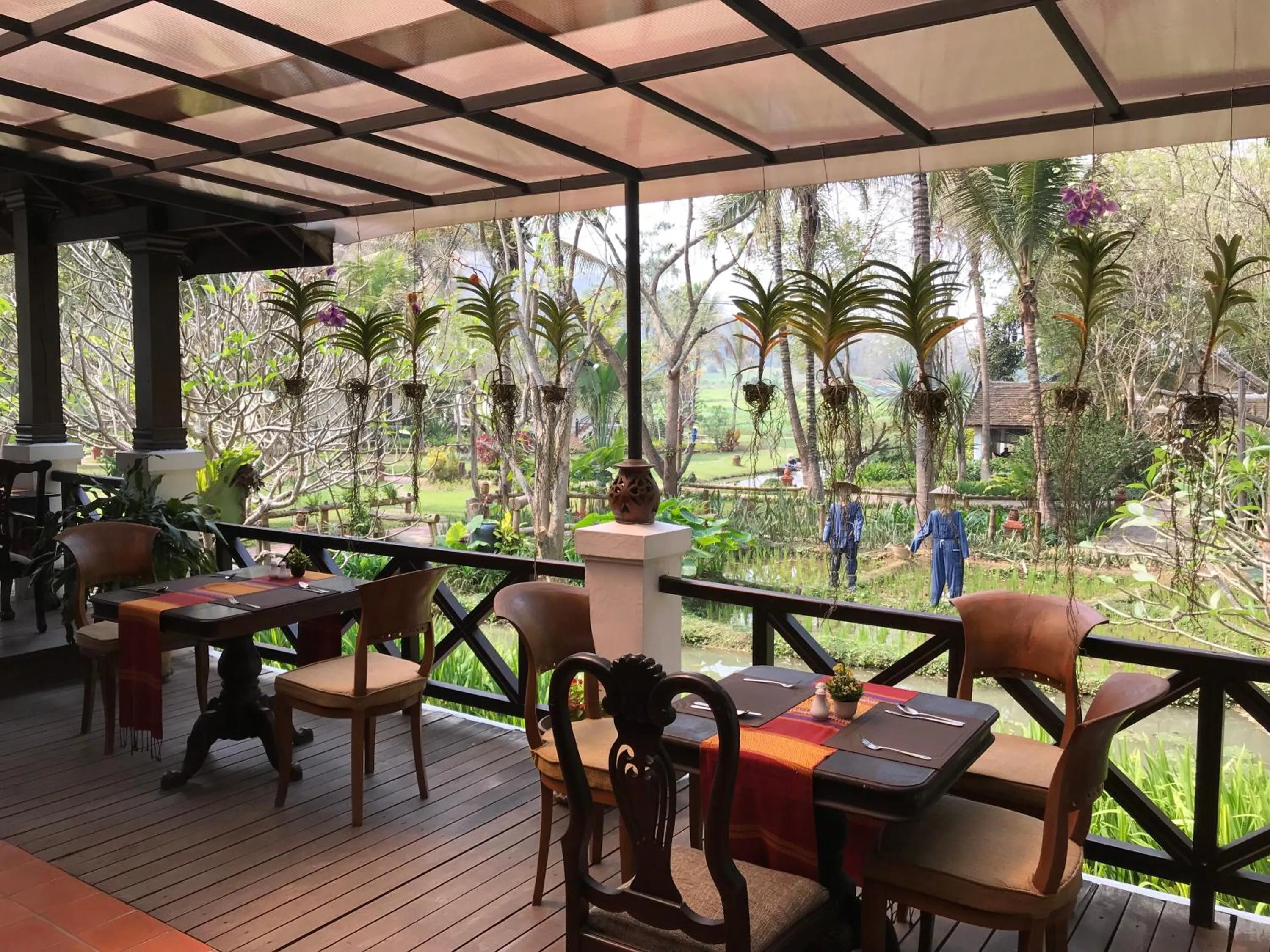 Restaurant/places to eat in Santi Resort & Spa