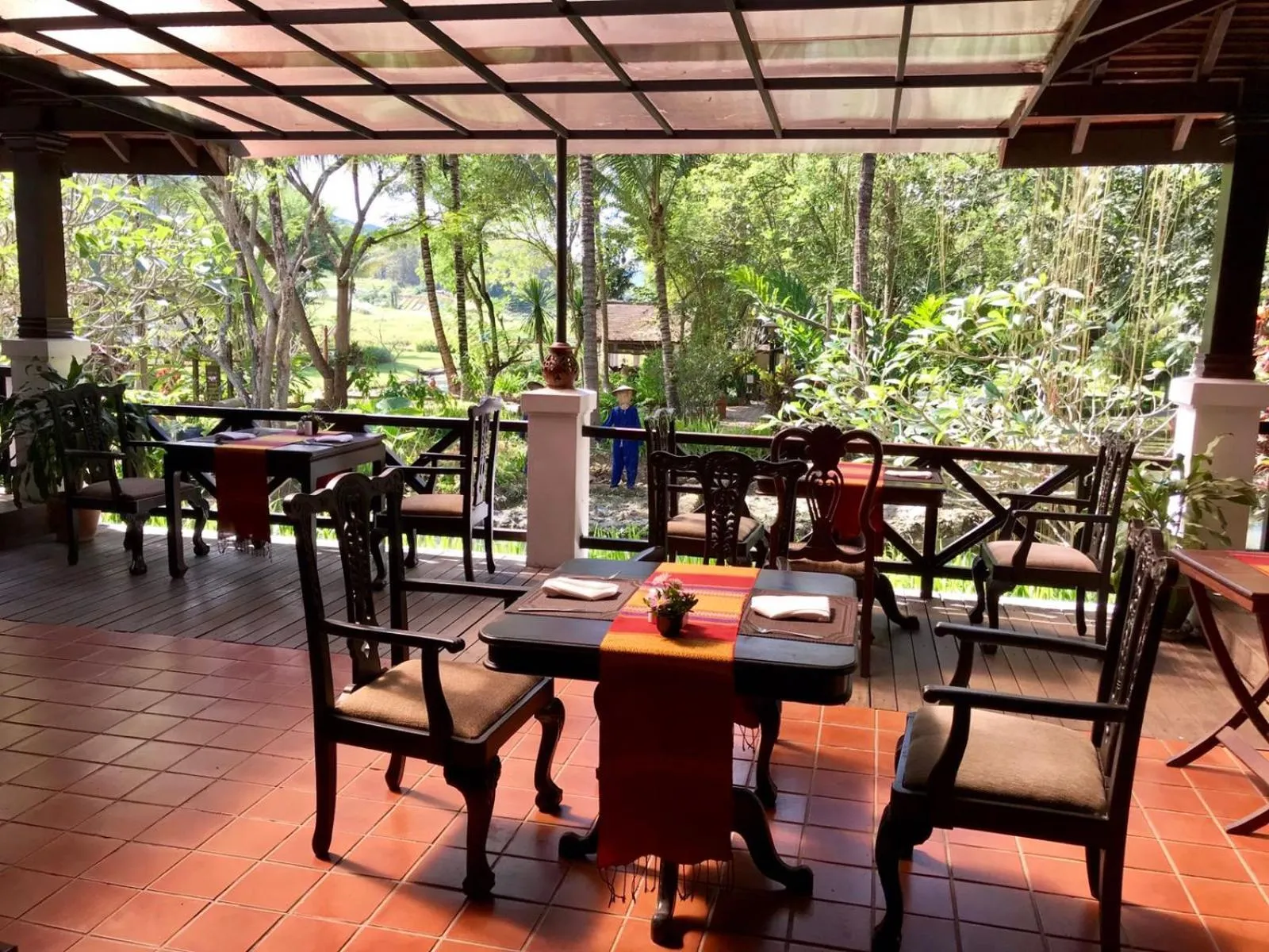 Restaurant/places to eat in Santi Resort & Spa