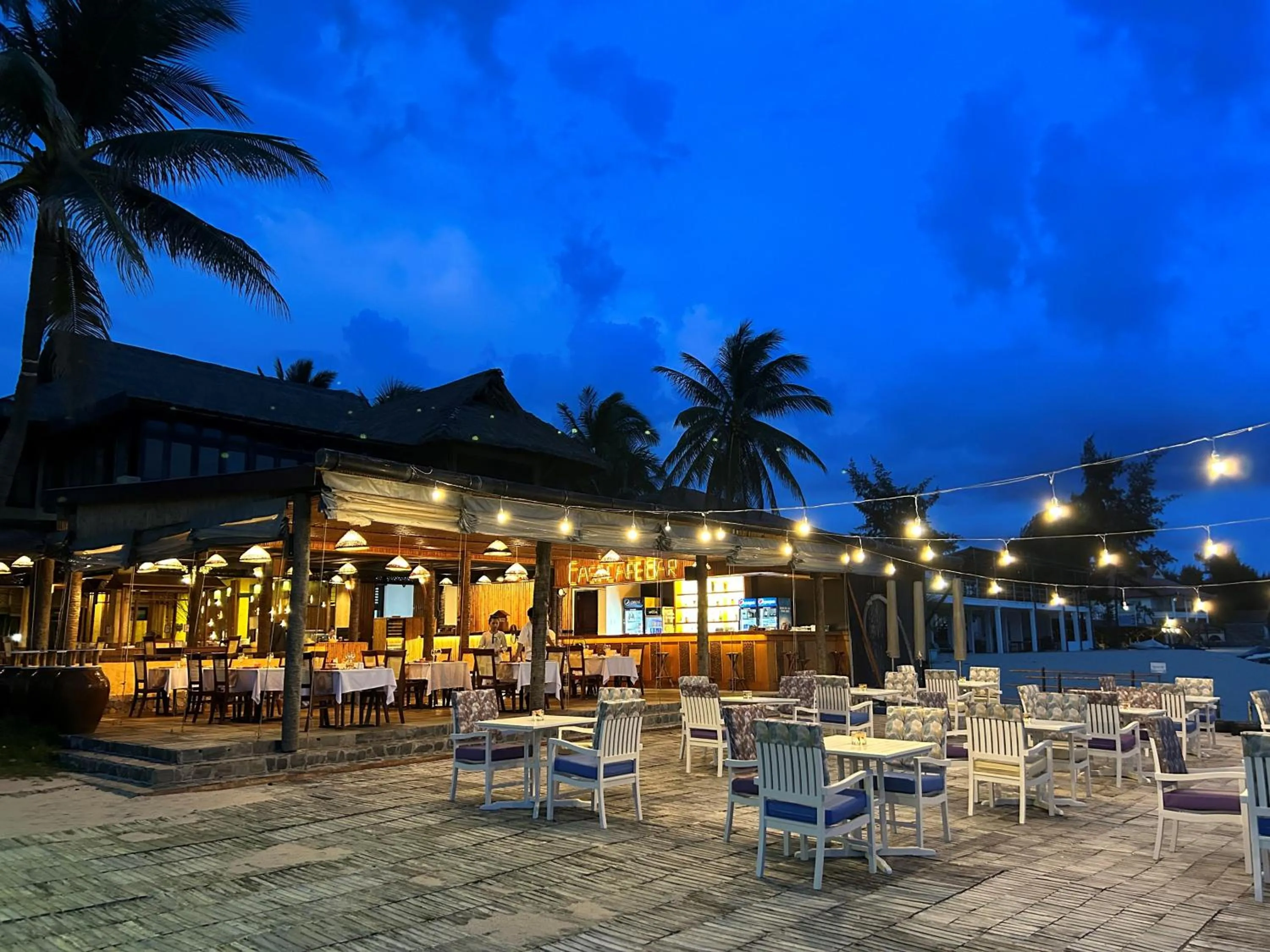 Restaurant/places to eat in Bamboo Village Beach Resort & Spa