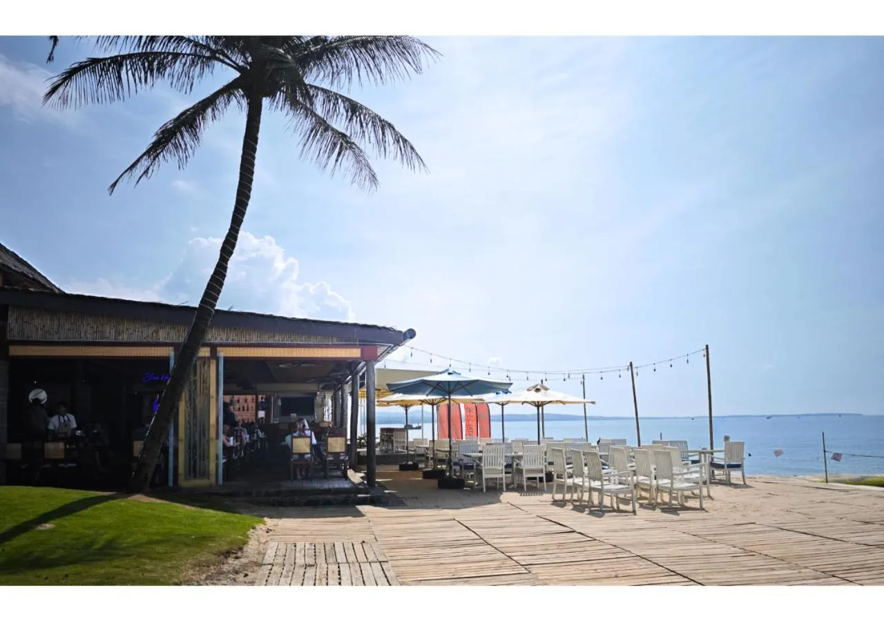 Restaurant/places to eat in Bamboo Village Beach Resort & Spa